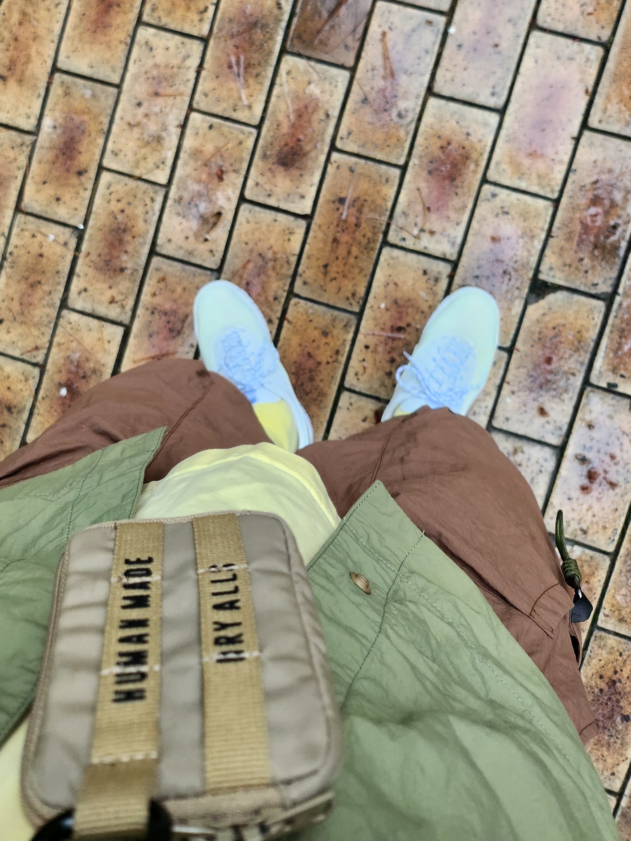 Puma x Maison Kitsune Ralph Sampson 70 Rubber White, Human Made Military Card Case Beige 착용 스타일 - 2