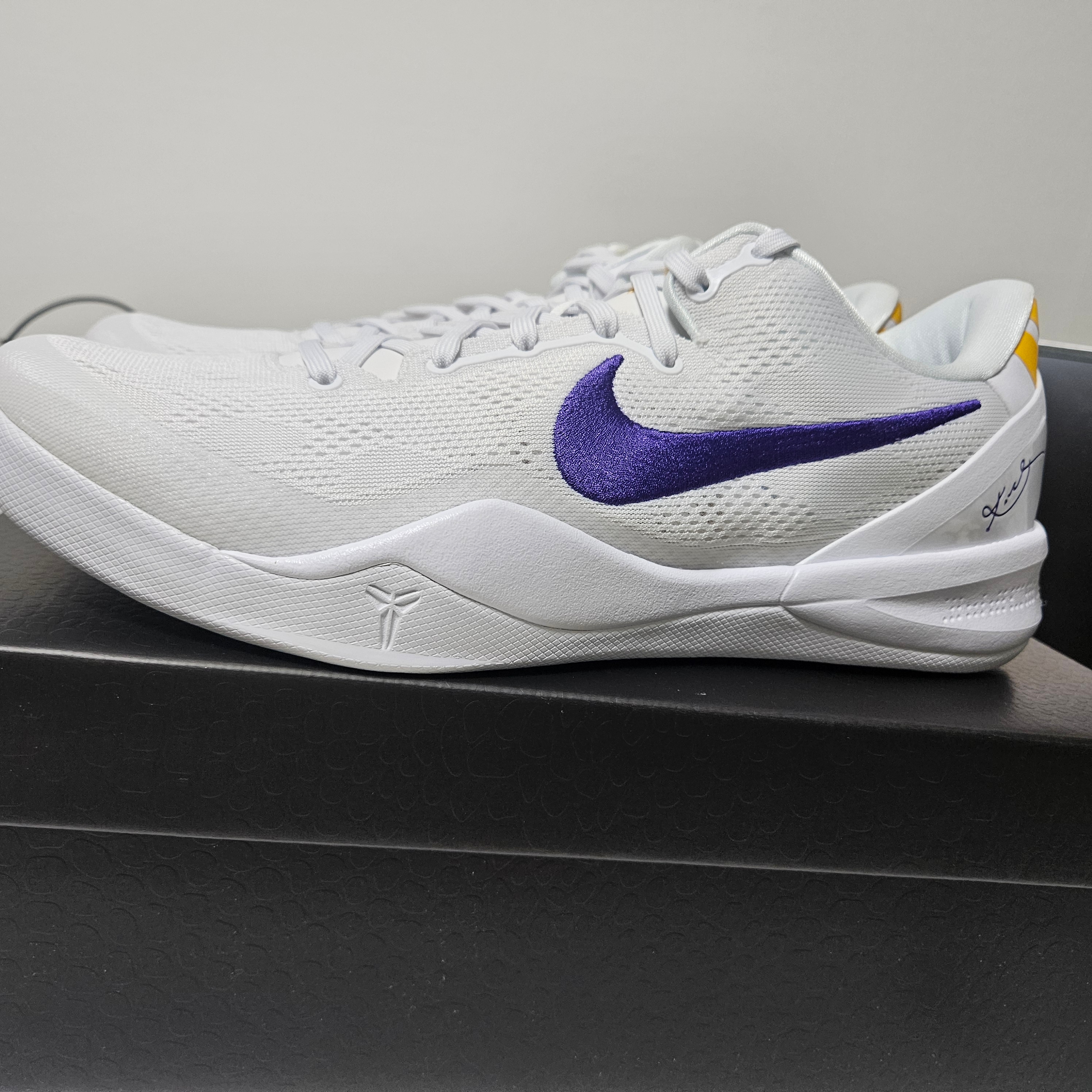 Nike Kobe 8 Protro White and Court Purple 착용 스타일
