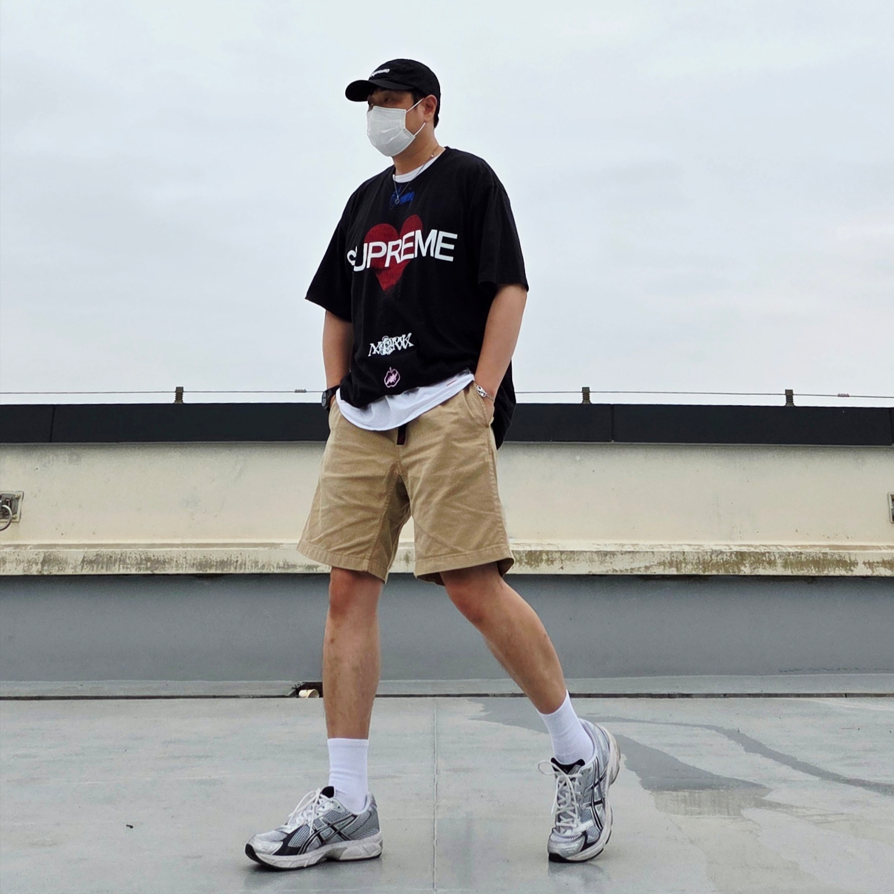 Supreme Announcing T-Shirt Black - 25SS, Supreme Hanes Tagless T-Shirt White (3 Pack) 착용 스타일 - 3