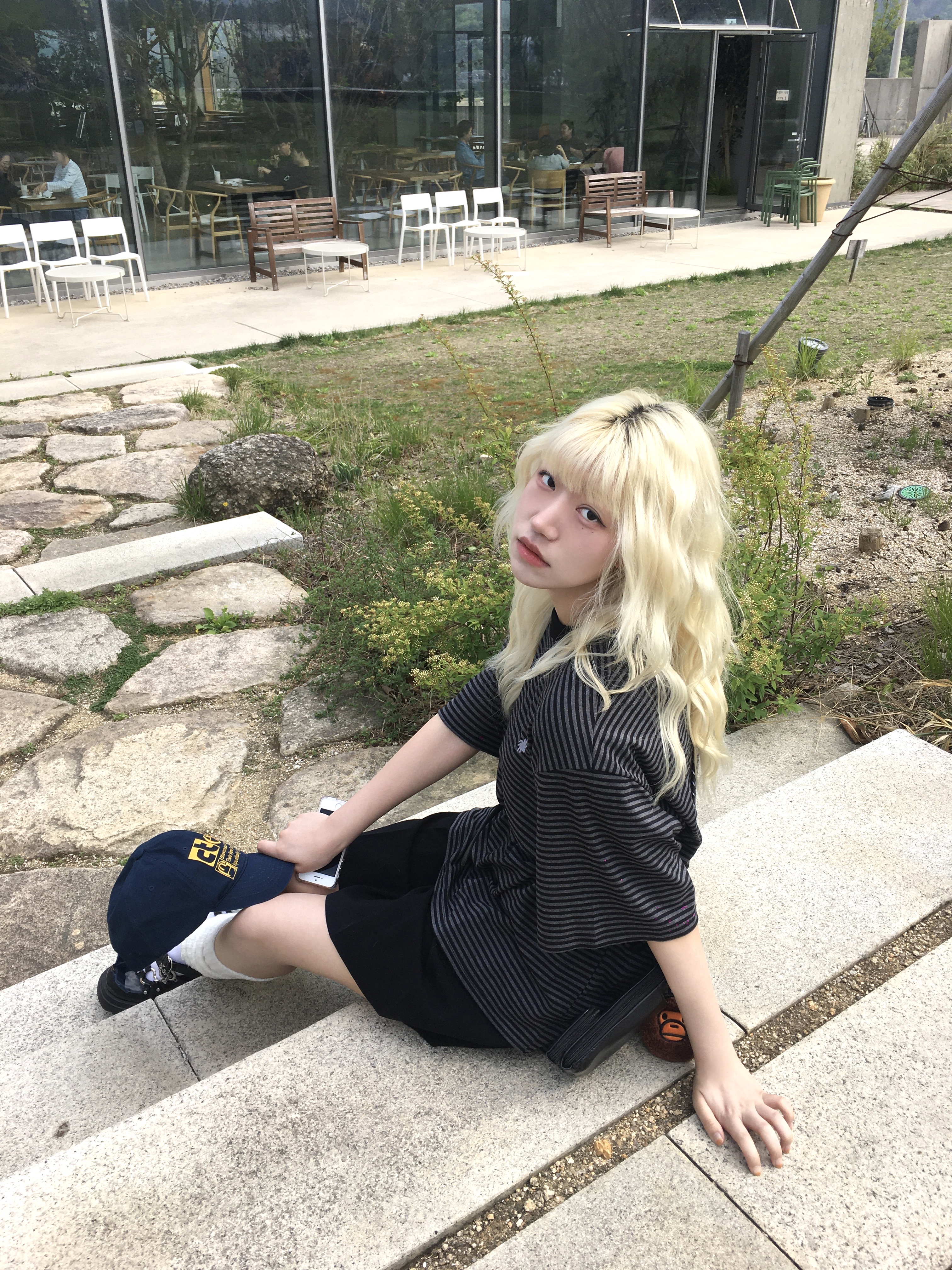 SLOW RECORD HOUSE Stripe Short Sleeve Black 착용 스타일 - 3