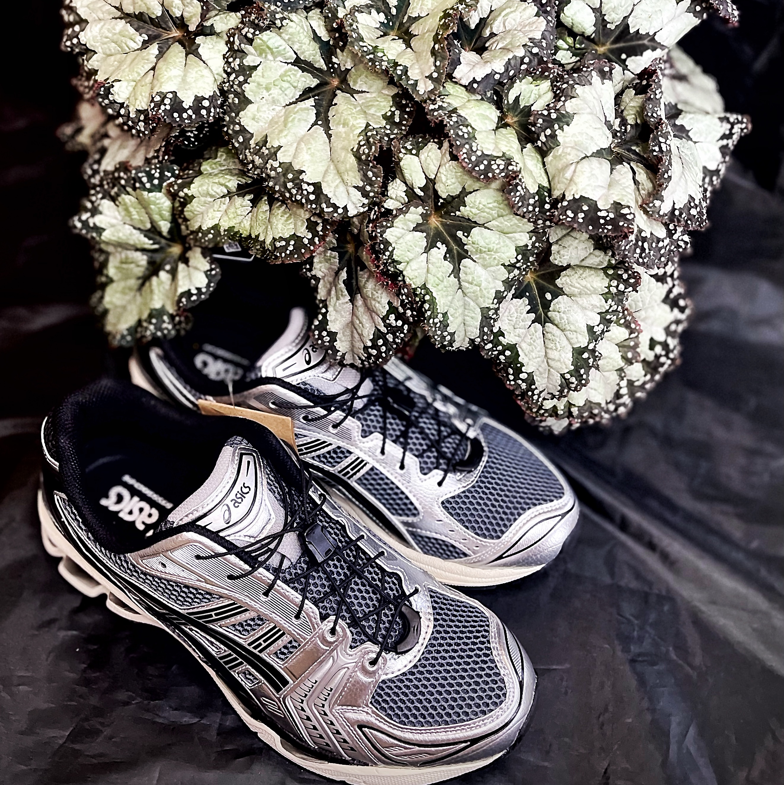 Asics Unlimited Gel-Kayano 14 Carrier Grey Black 착용 스타일 - 2