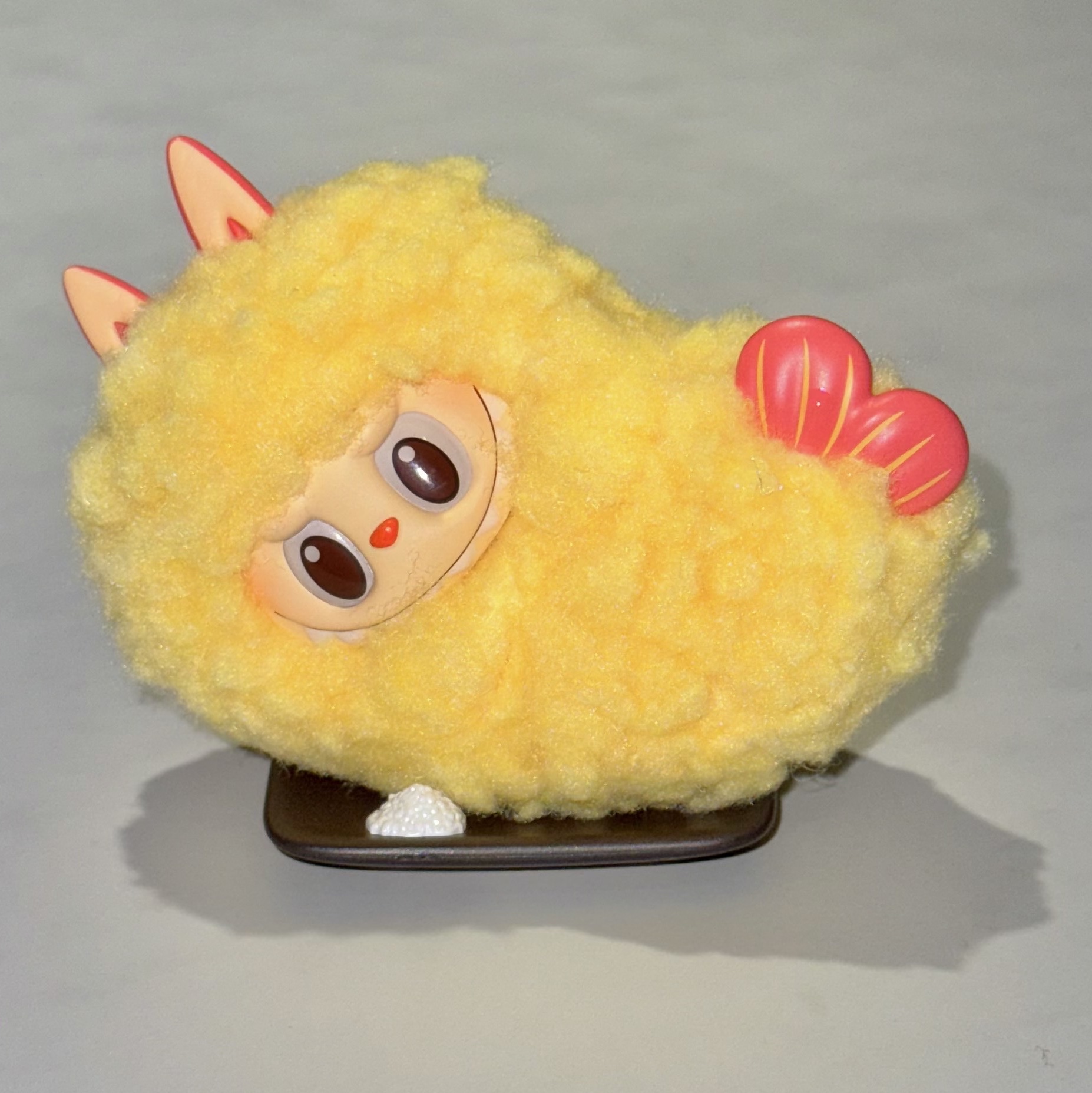 Pop Mart Labubu The Monsters Wacky Mart Series Figures Fried Shrimp (Opened Case), Pop Mart Labubu The Monsters Wacky Mart Series Earphone Case 착용 스타일 - 2