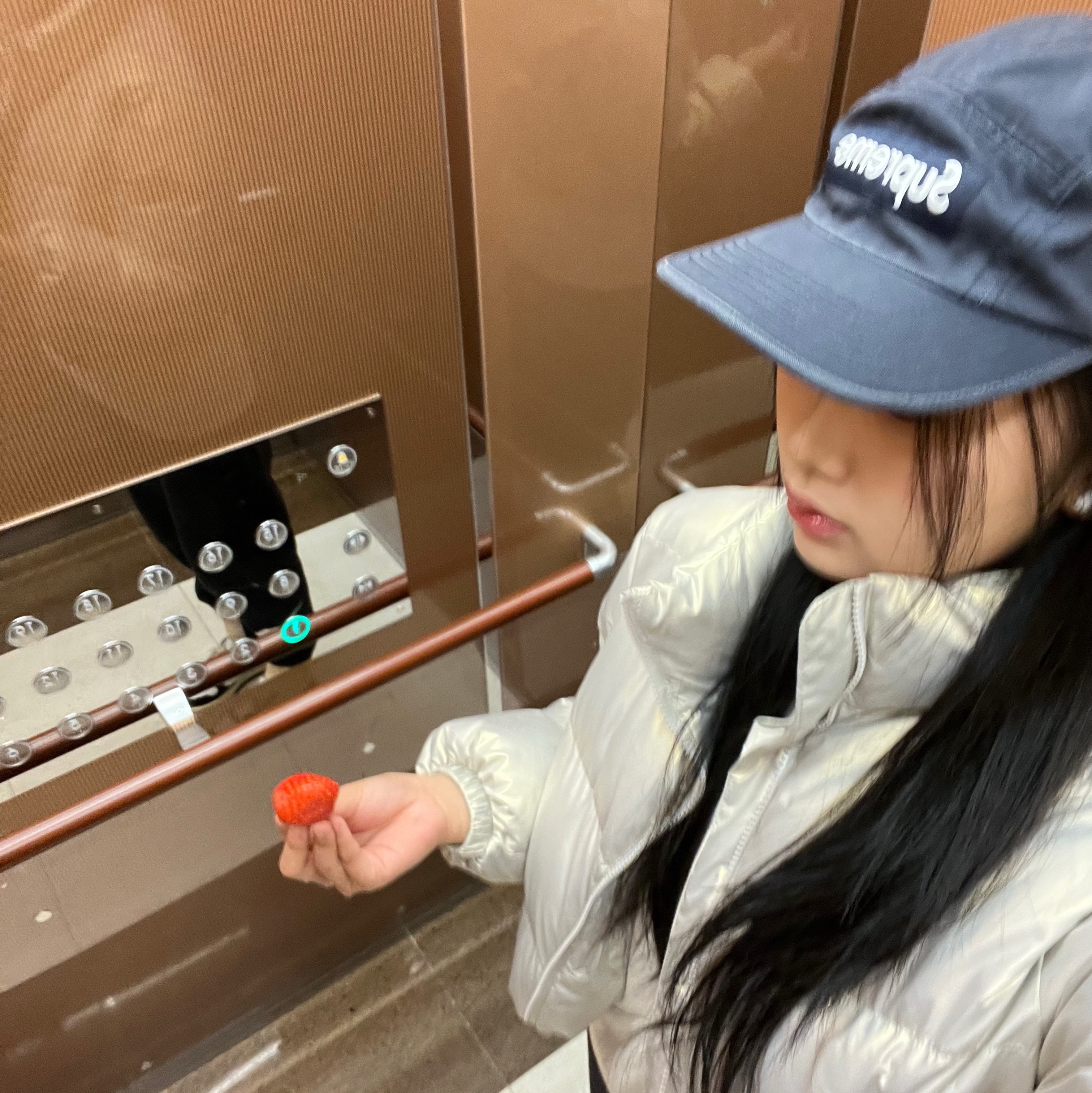 Supreme Washed Chino Twill Camp Cap Navy - 24FW 착용 스타일 - 1