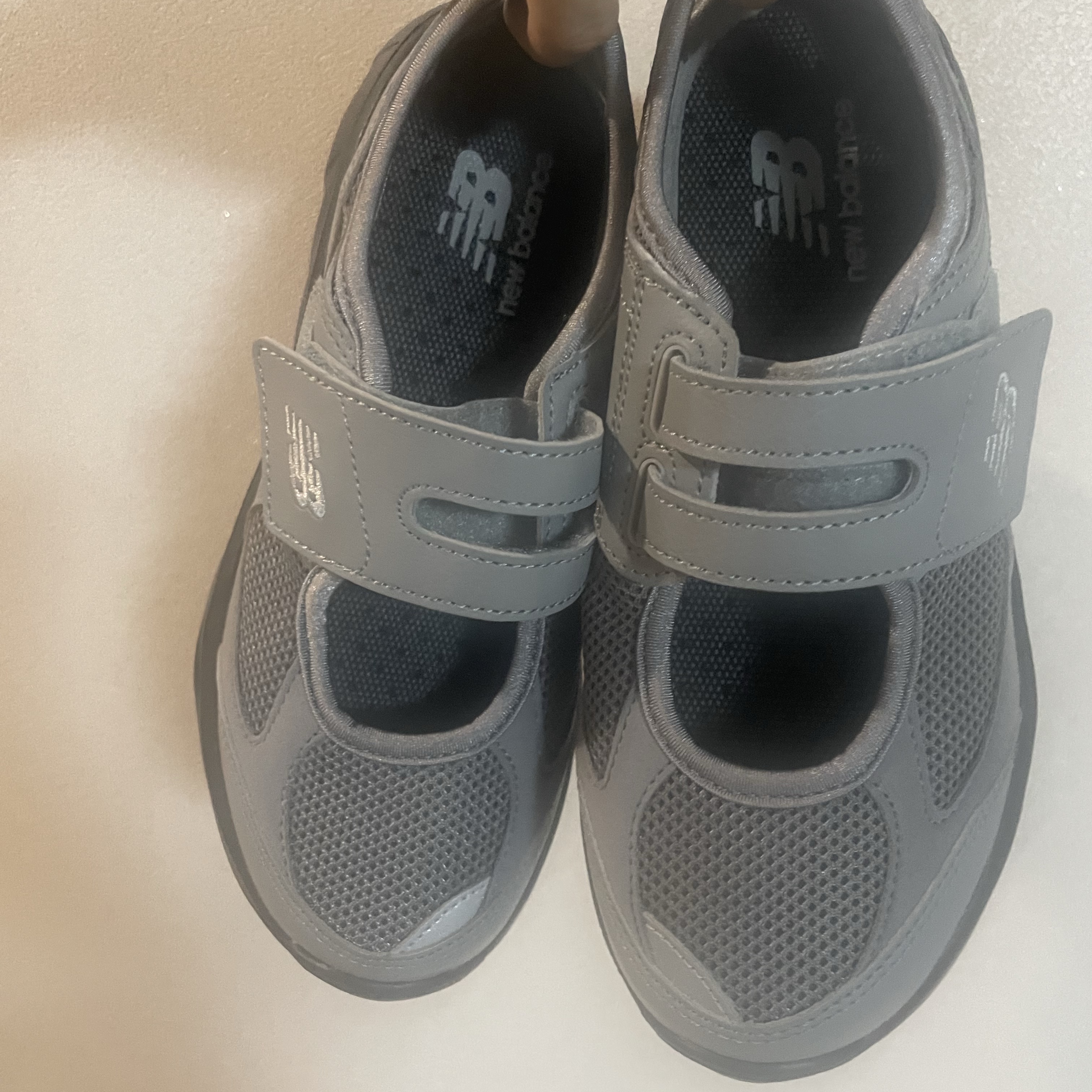 (W) New Balance Breeze SD2202 Gray 착용 스타일