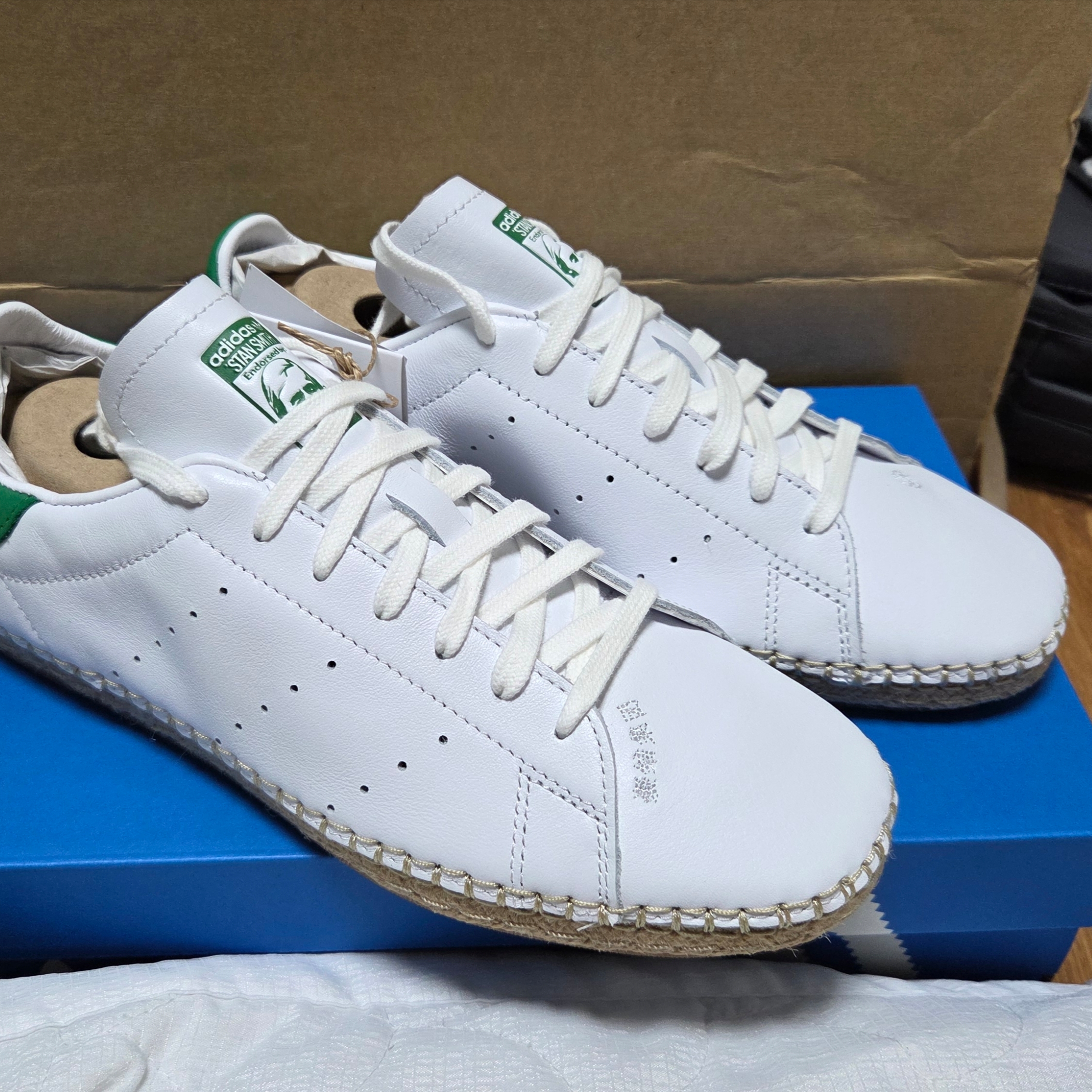 Adidas x Clot Stan Smith Cloud White Green 착용 스타일 - 1