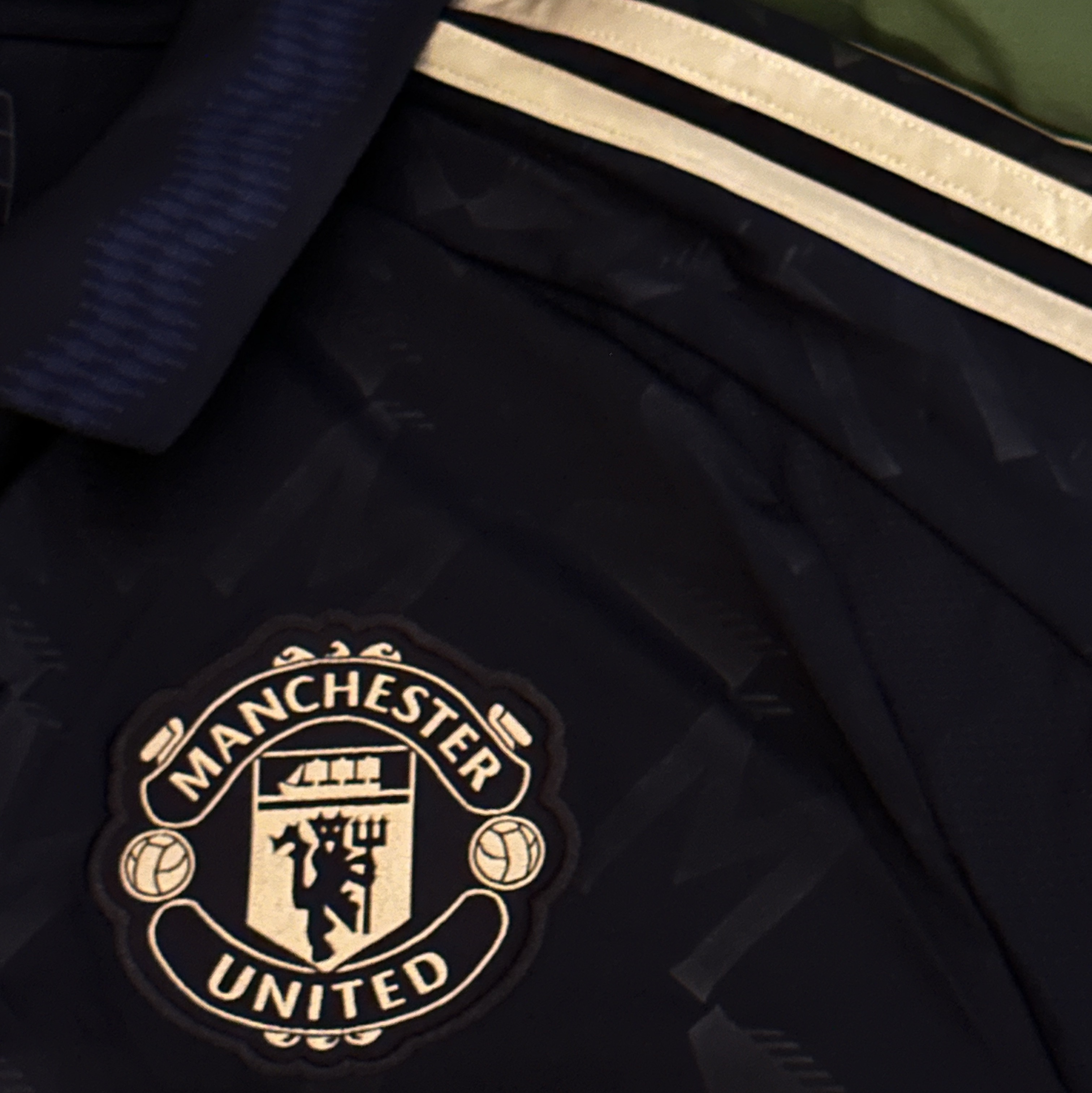 Adidas Manchester United 2024/25 Away Jersey Night Indigo - KR Sizing (Non Marking Ver.) 착용 스타일