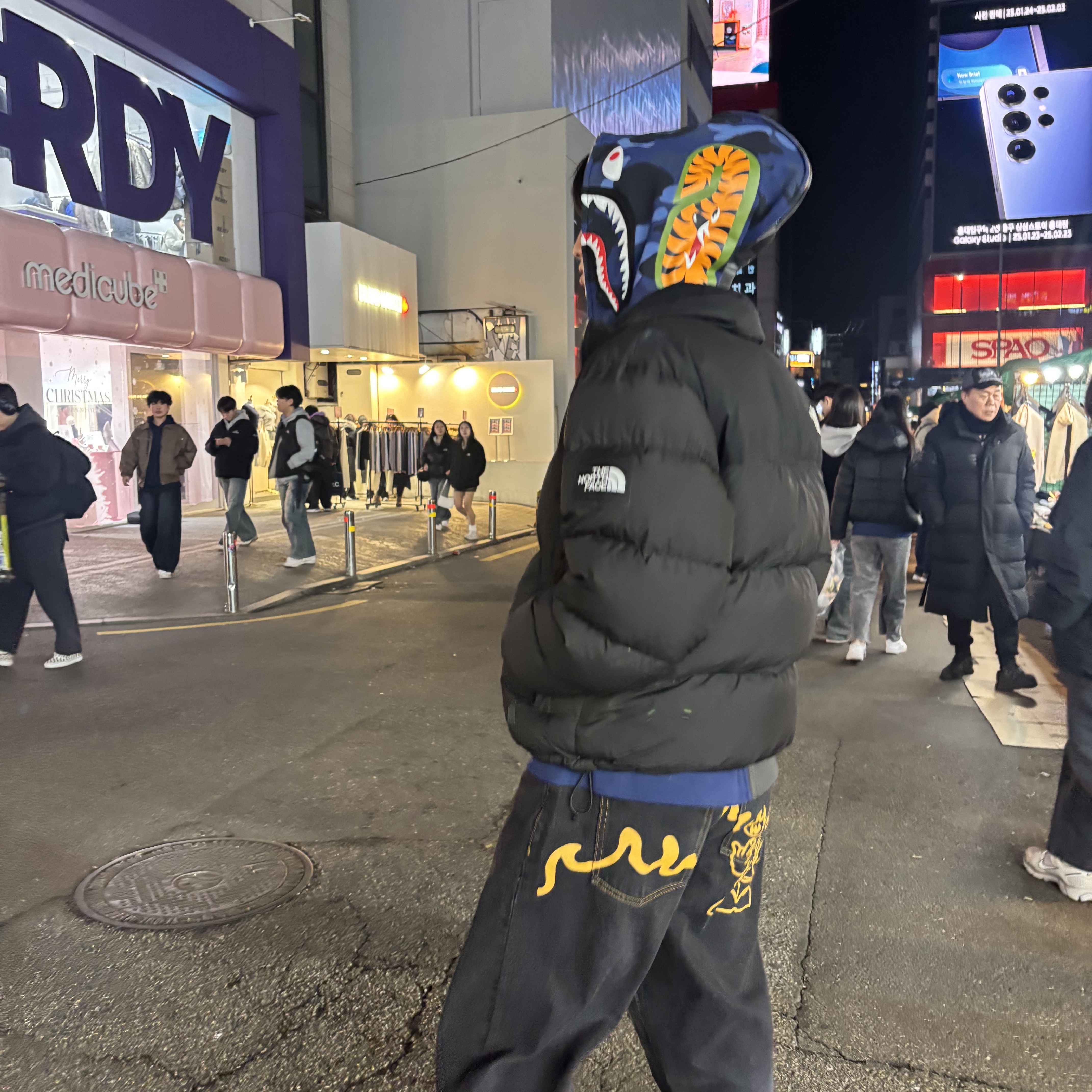 BAPE Color Camo Separate Shark Full Zip Hoodie Black Navy 착용 스타일 - 2