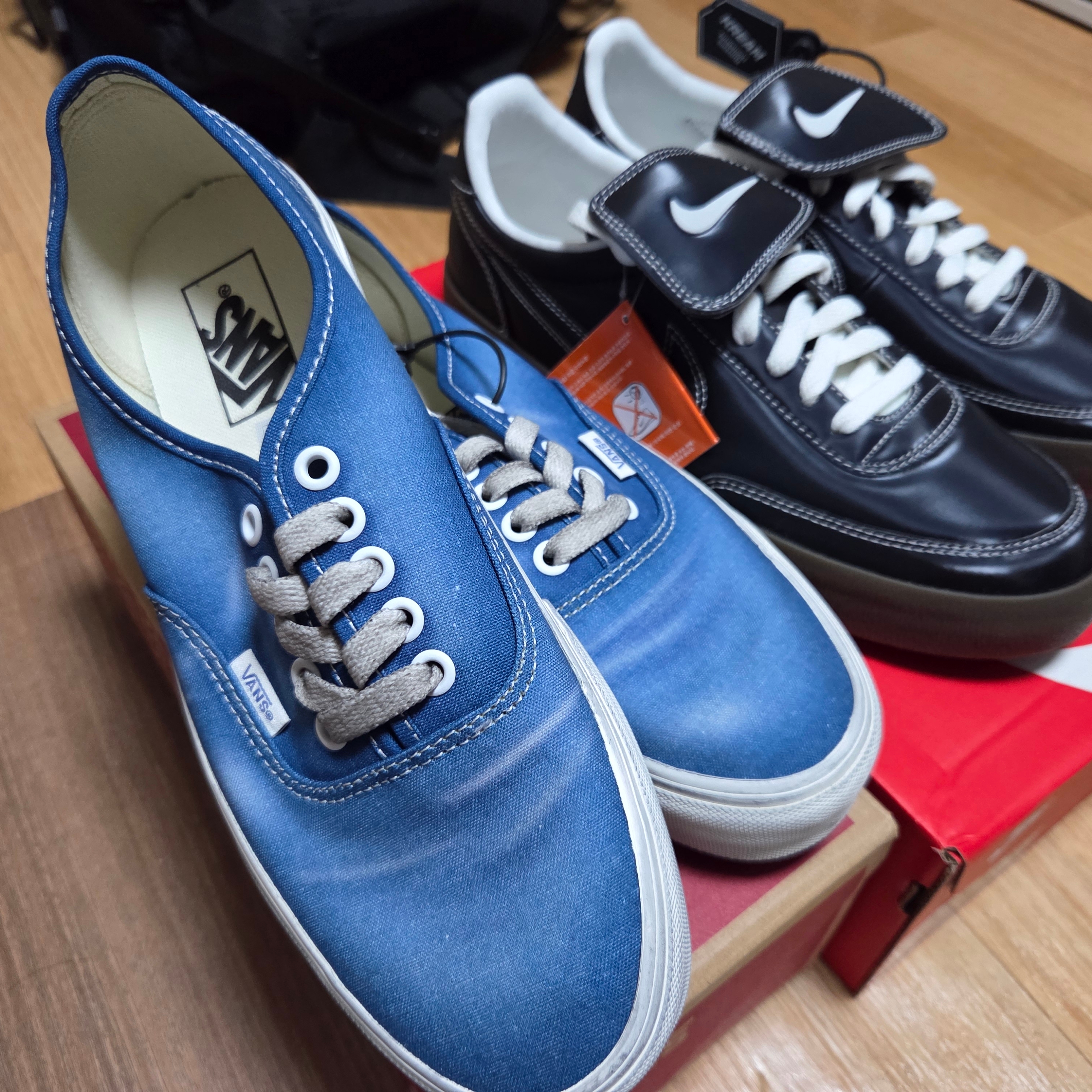 Nike Killshot 2 Black Baroque Brown, Vans Authentic Wave Washed Blue 착용 스타일 - 2