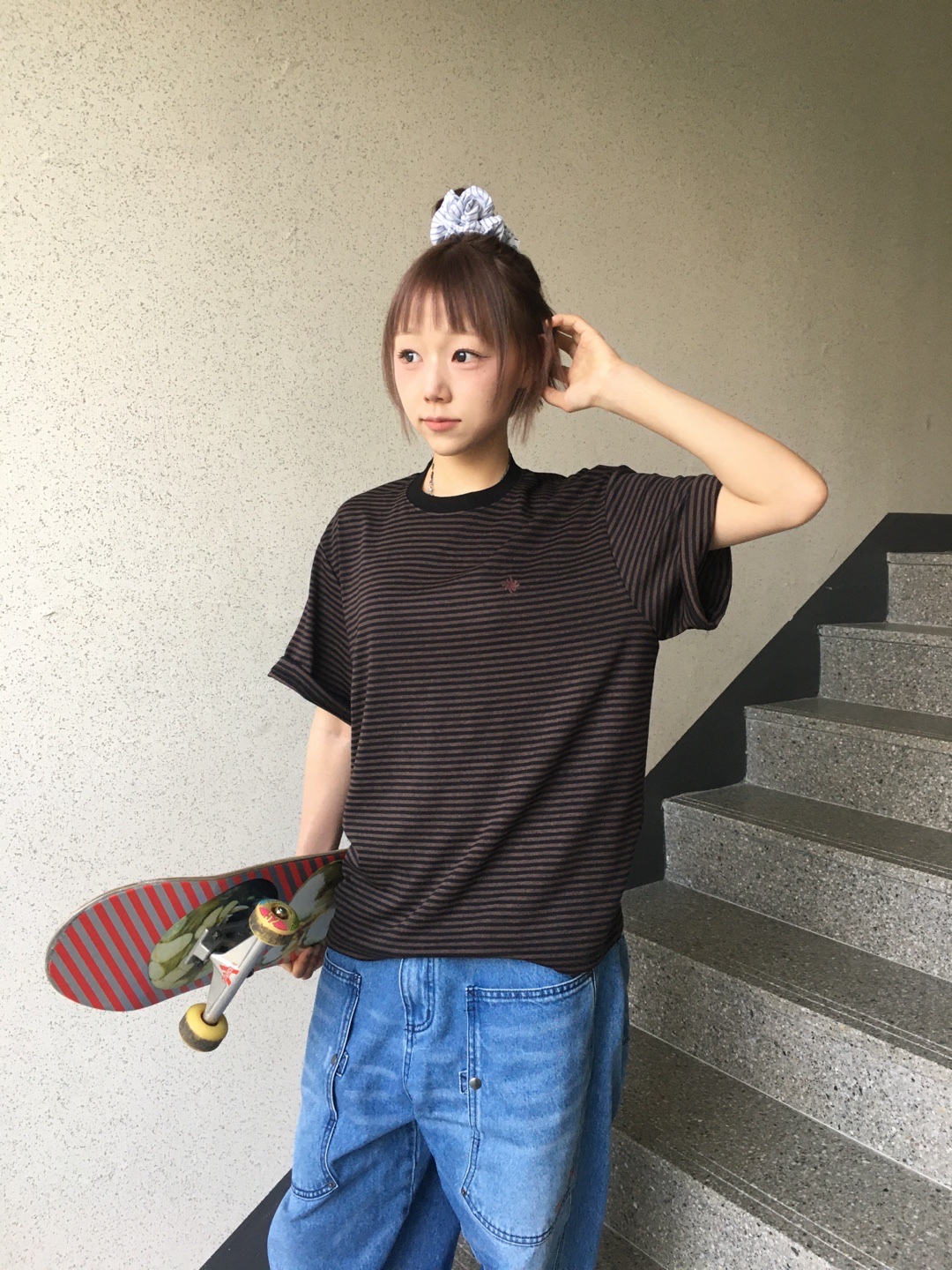 SLOW RECORD HOUSE Stripe Short Sleeve Brown 착용 스타일 - 2