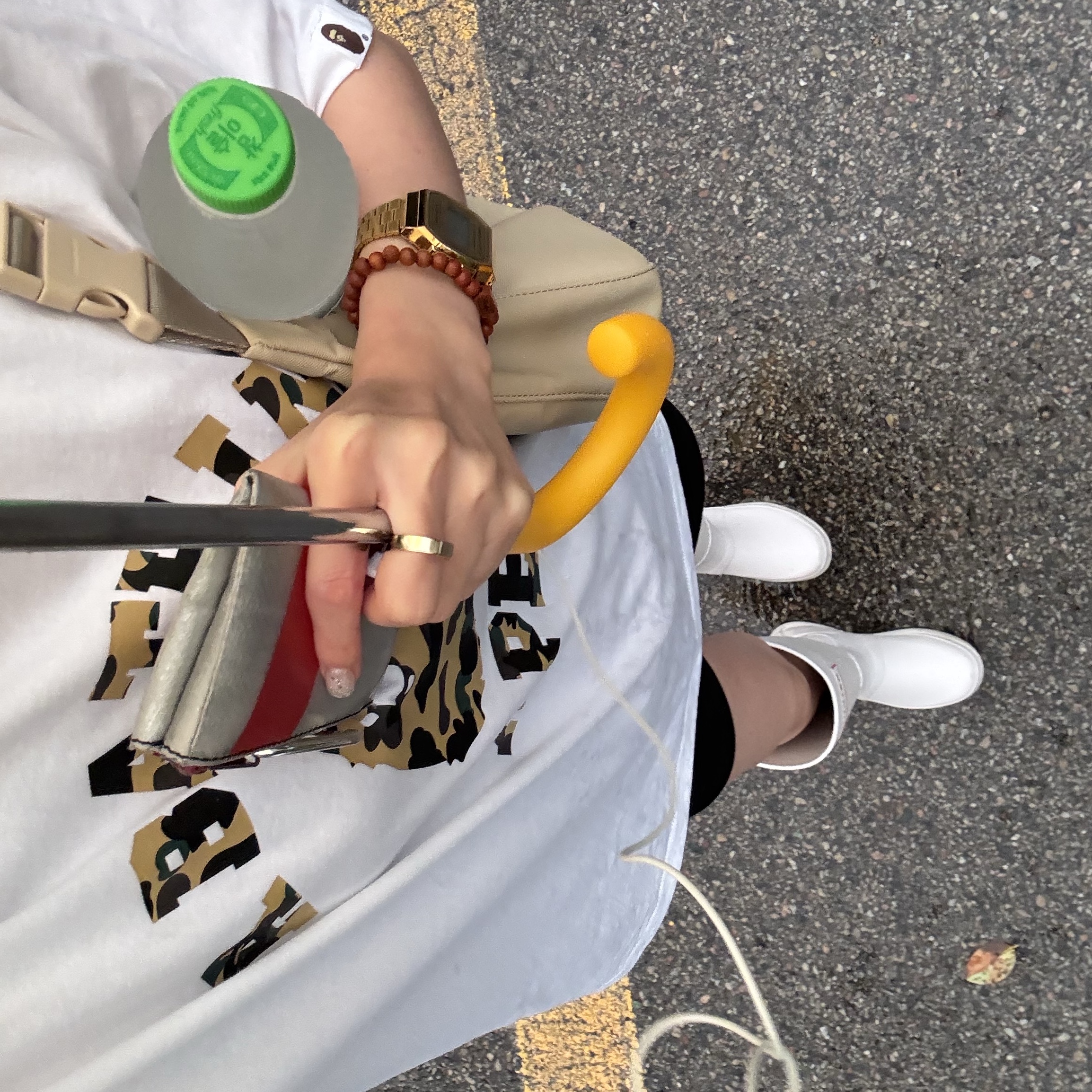 BAPE 1st Camo College T-Shirt White Yellow 착용 스타일