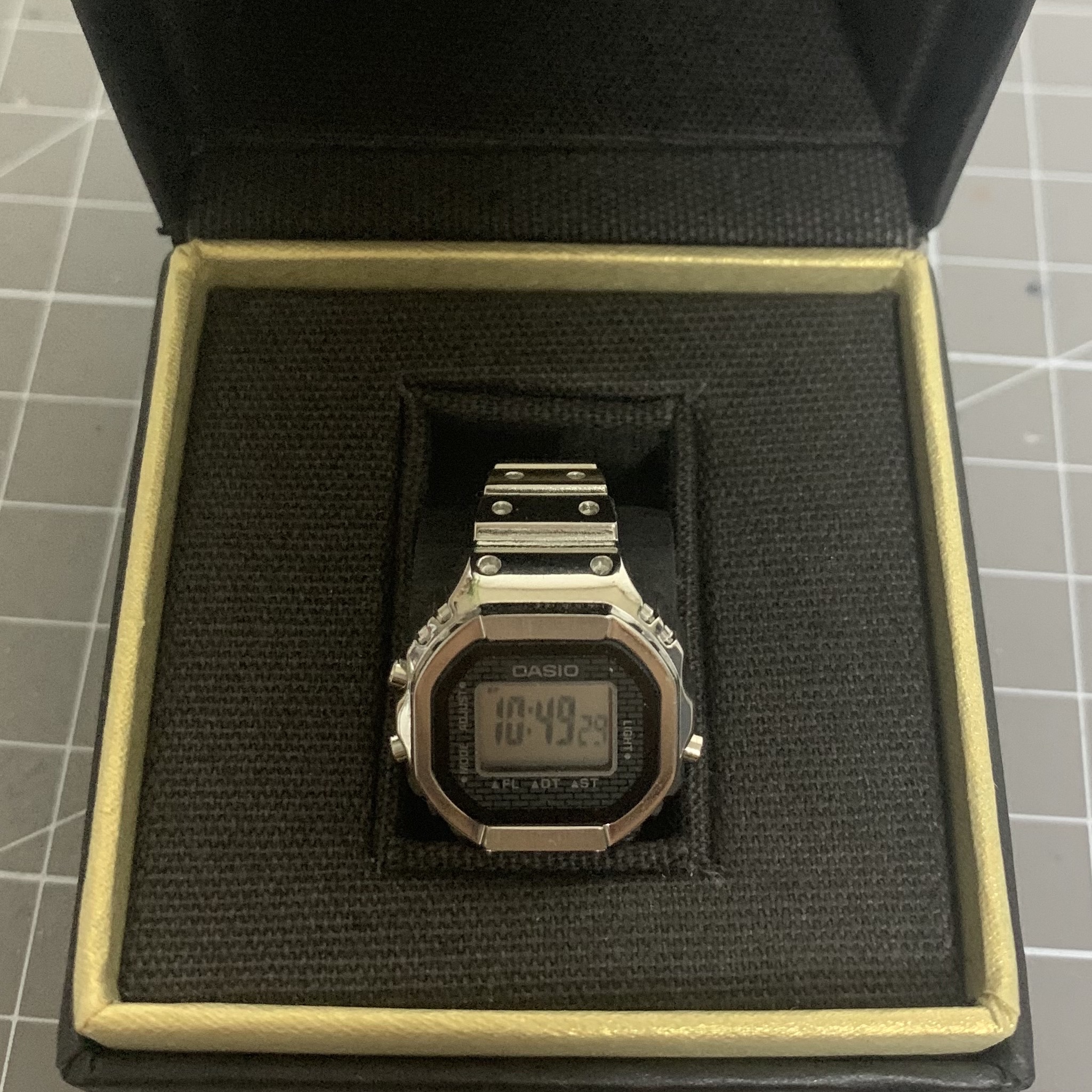 Casio 50th Anniversary Ring Watch CRW-001-1 착용 스타일 - 2