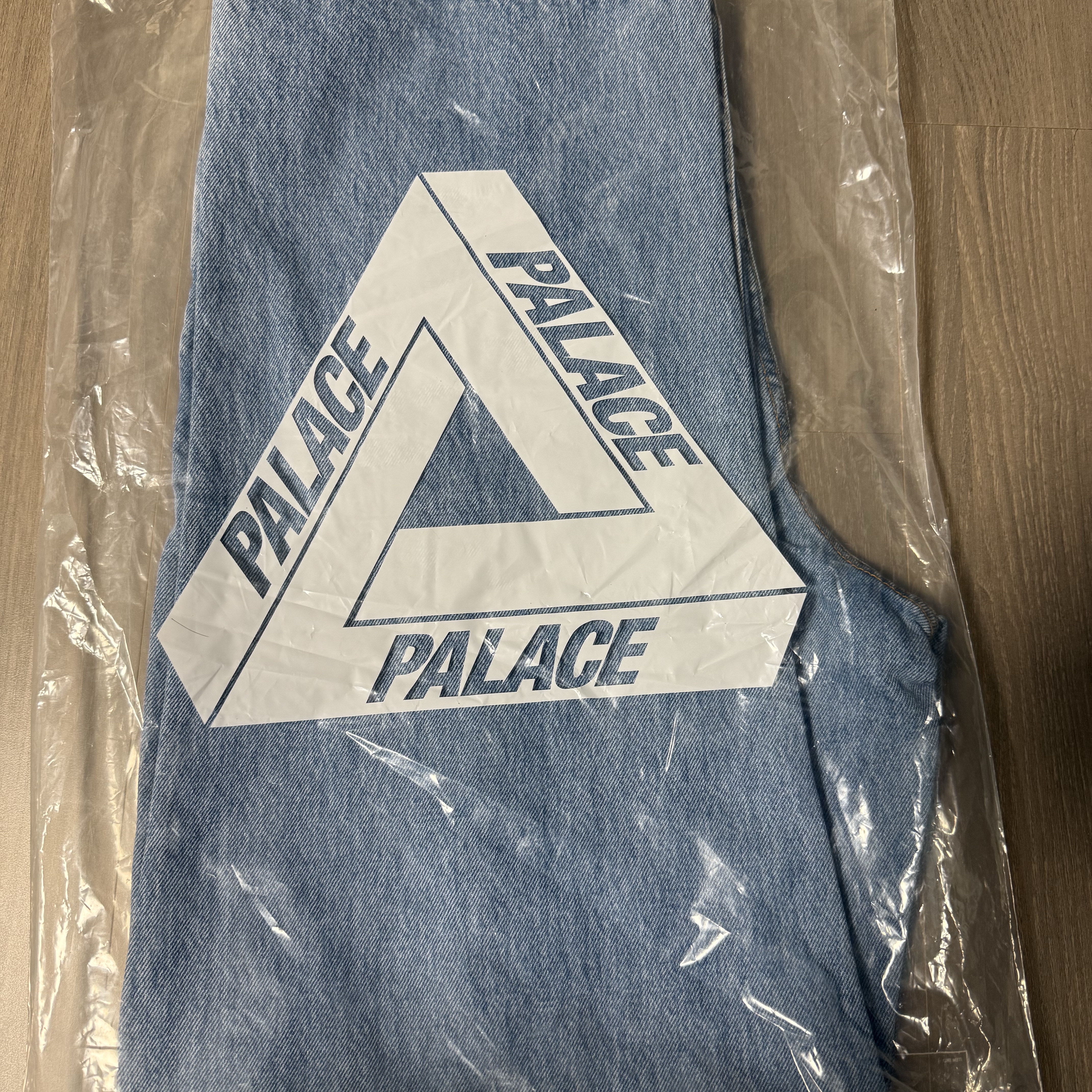 Palace P90 College Stress Baggy Jean Stone Wash - 24FW 착용 스타일