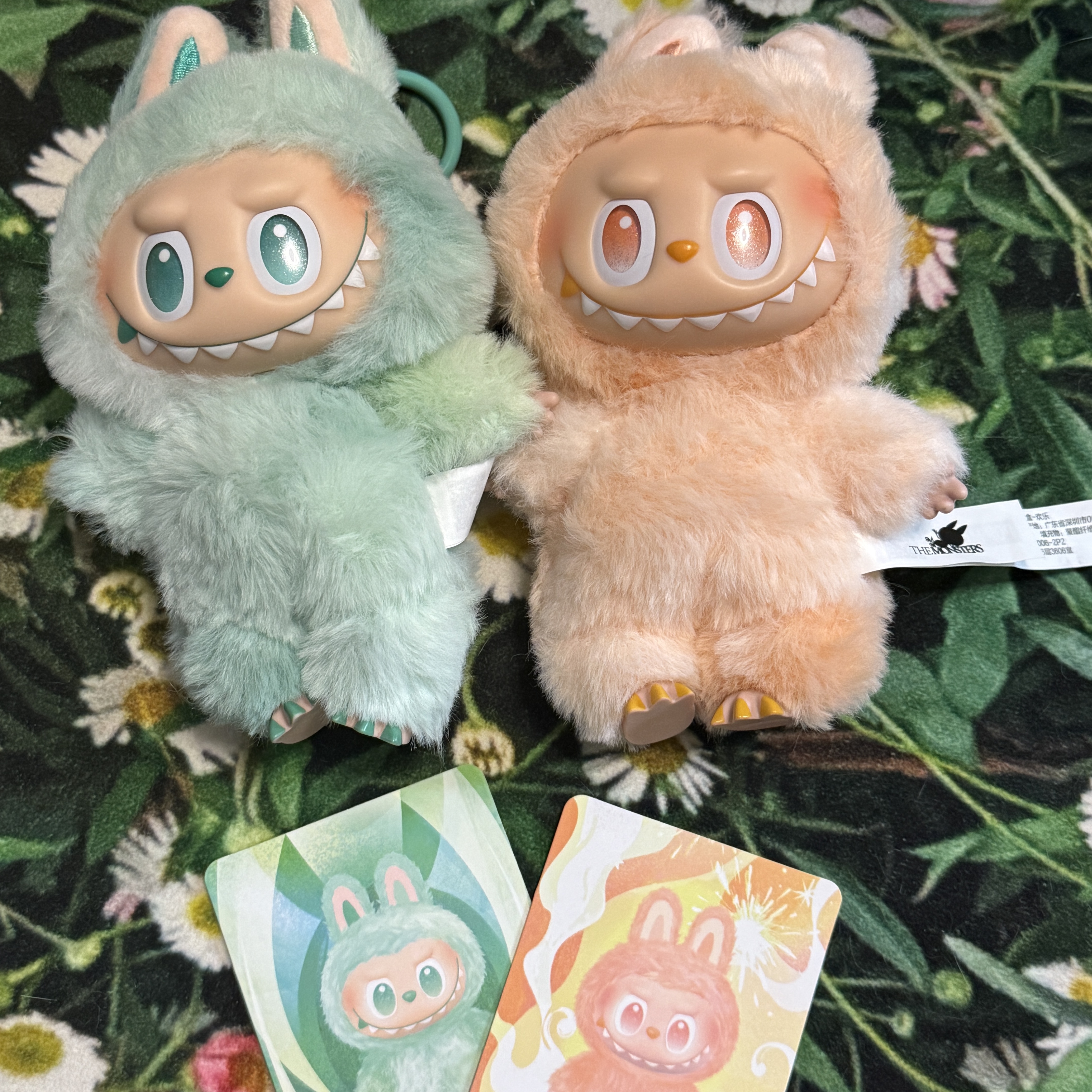 Pop Mart Labubu The Monsters Highlight Series Sealed Case (1 Blind Box) 착용 스타일