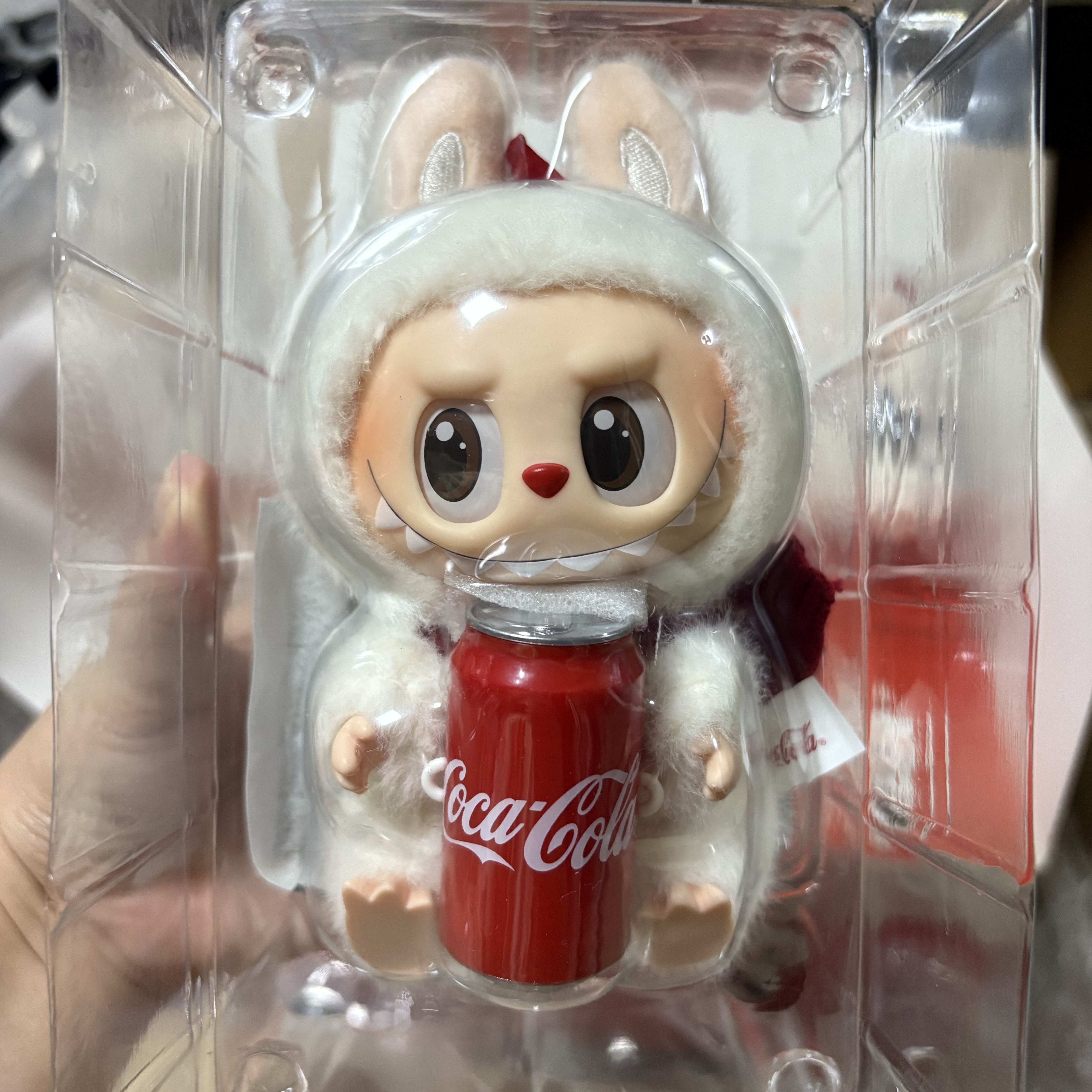 Pop Mart Labubu Coca Cola Series Keyring Sealed Case (6 Blind Boxes), Pop Mart Labubu Coca Cola Series Surprise Shake Keyring (Opened Case) 착용 스타일 - 3