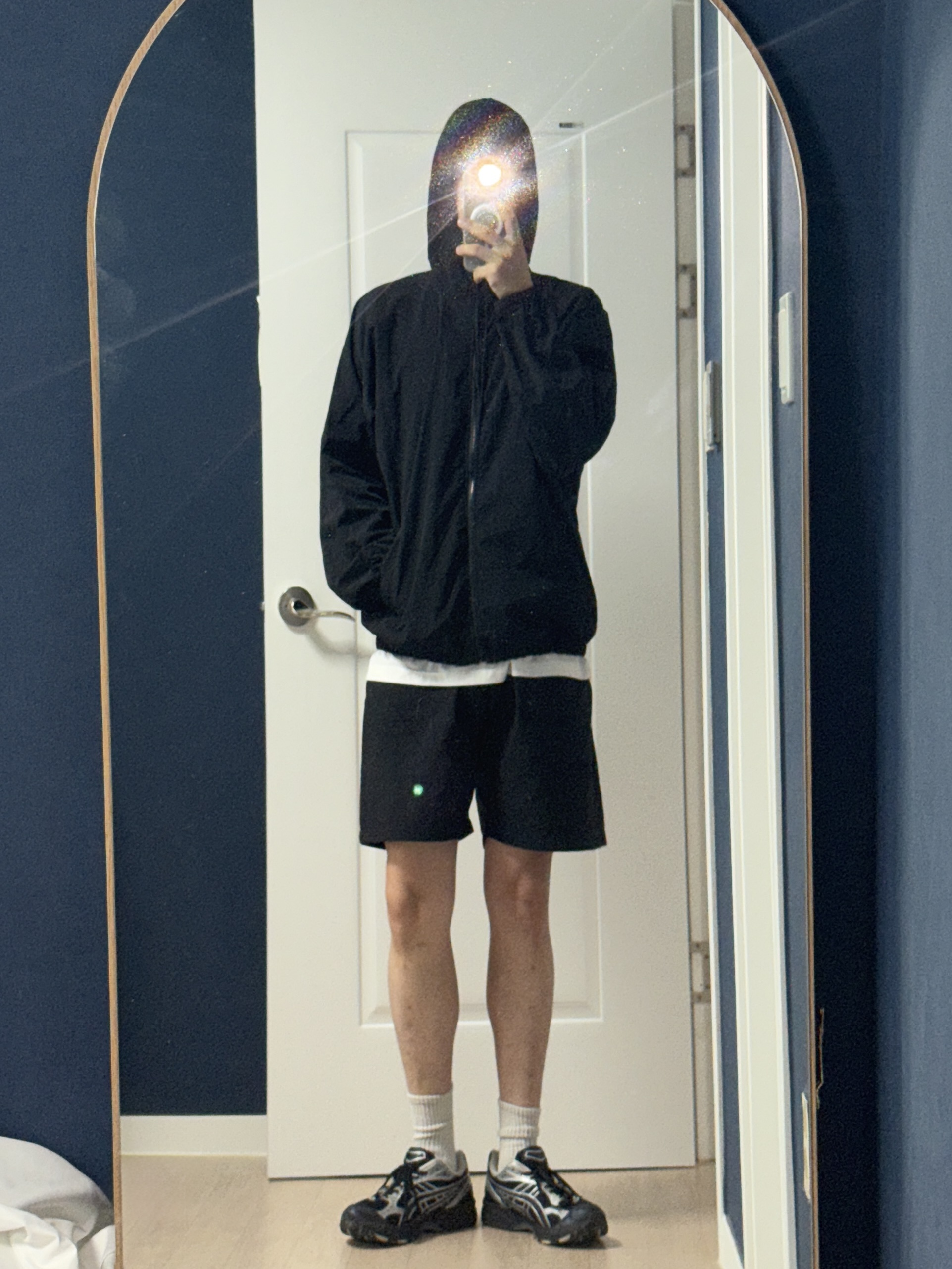 Yeezy x Gosha Rubchinskiy Blank WB-01 Jacket Charcoal, Yeezy x Gosha Rubchinskiy Blank SH-01 Shorts Charcoal 착용 스타일