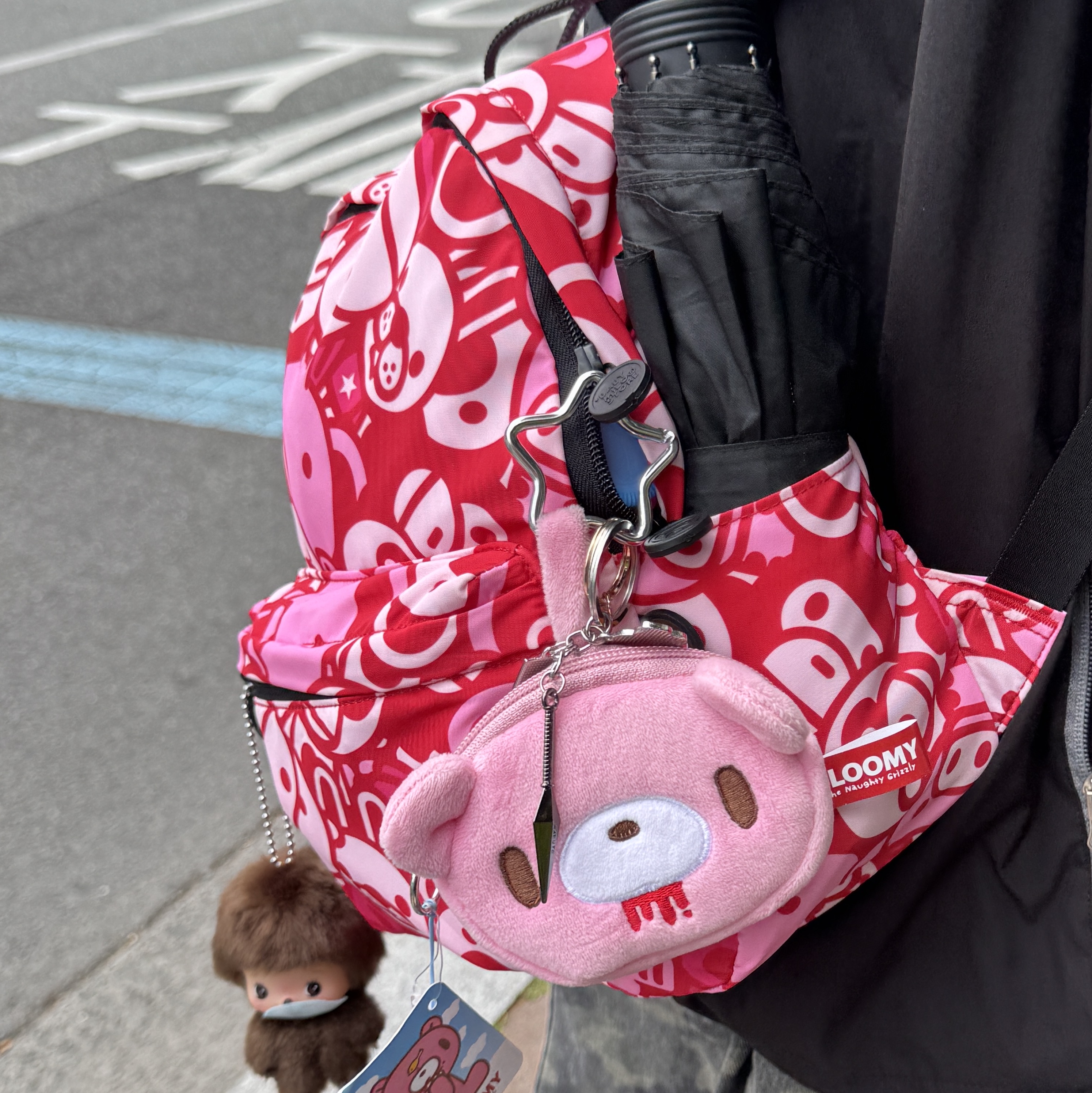 BAPE Baby Milo Soft Mini Backpack Pink, Monchhichi Bebichhichi Bighead SS Boy Key Chain Blue 착용 스타일 - 1