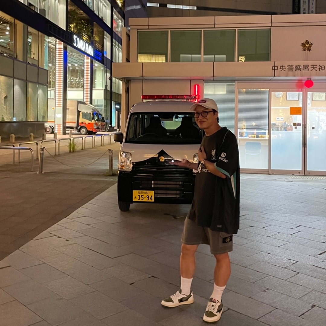 Supreme Denim Camp Cap Stripe - 24SS, Jordan x Travis Scott Jumpman Jack TR Black and Dark Mocha 착용 스타일 - 2