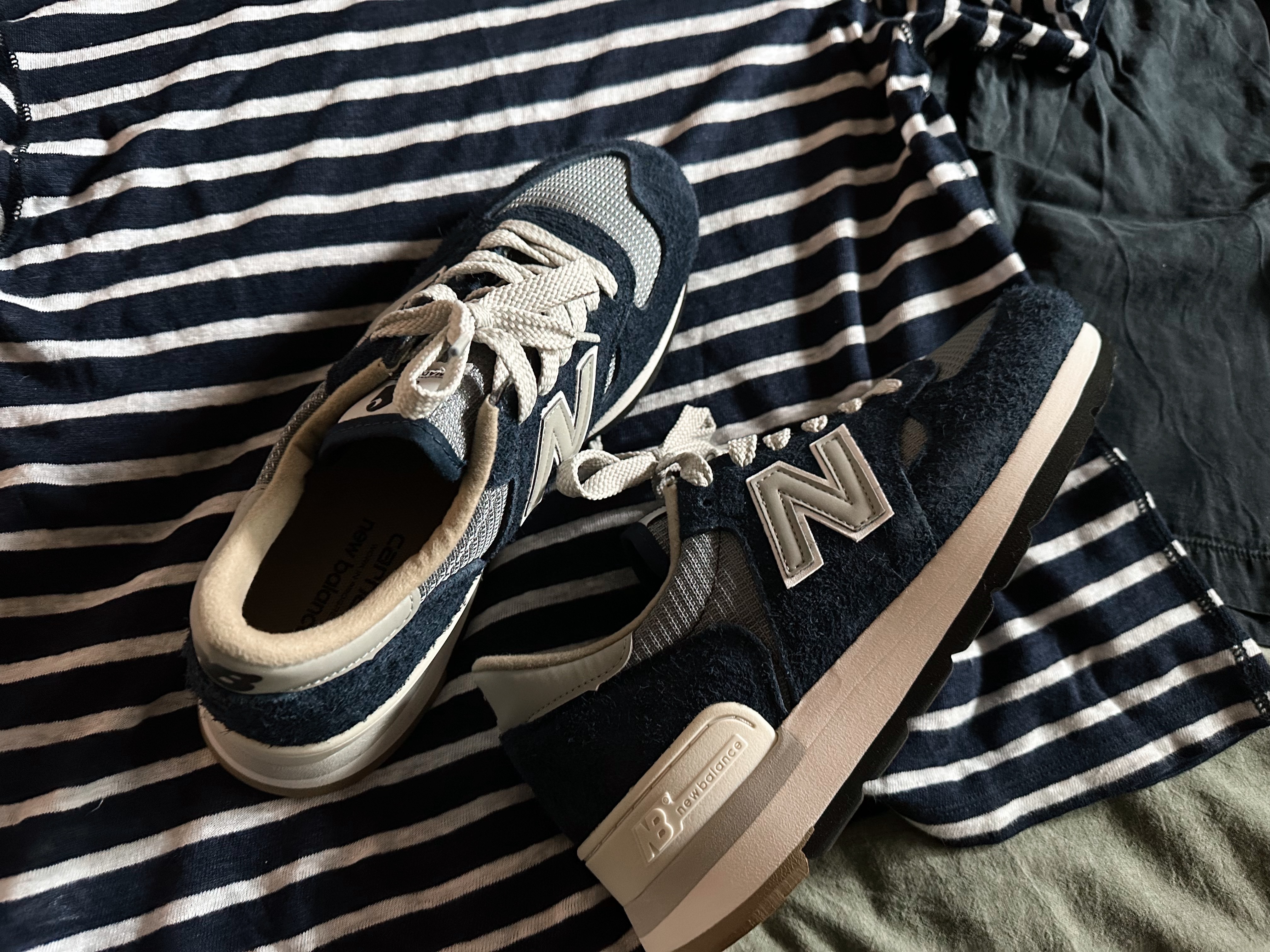 New Balance x Carhartt WIP 990v1 Made in USA Sculpture Center 착용 스타일