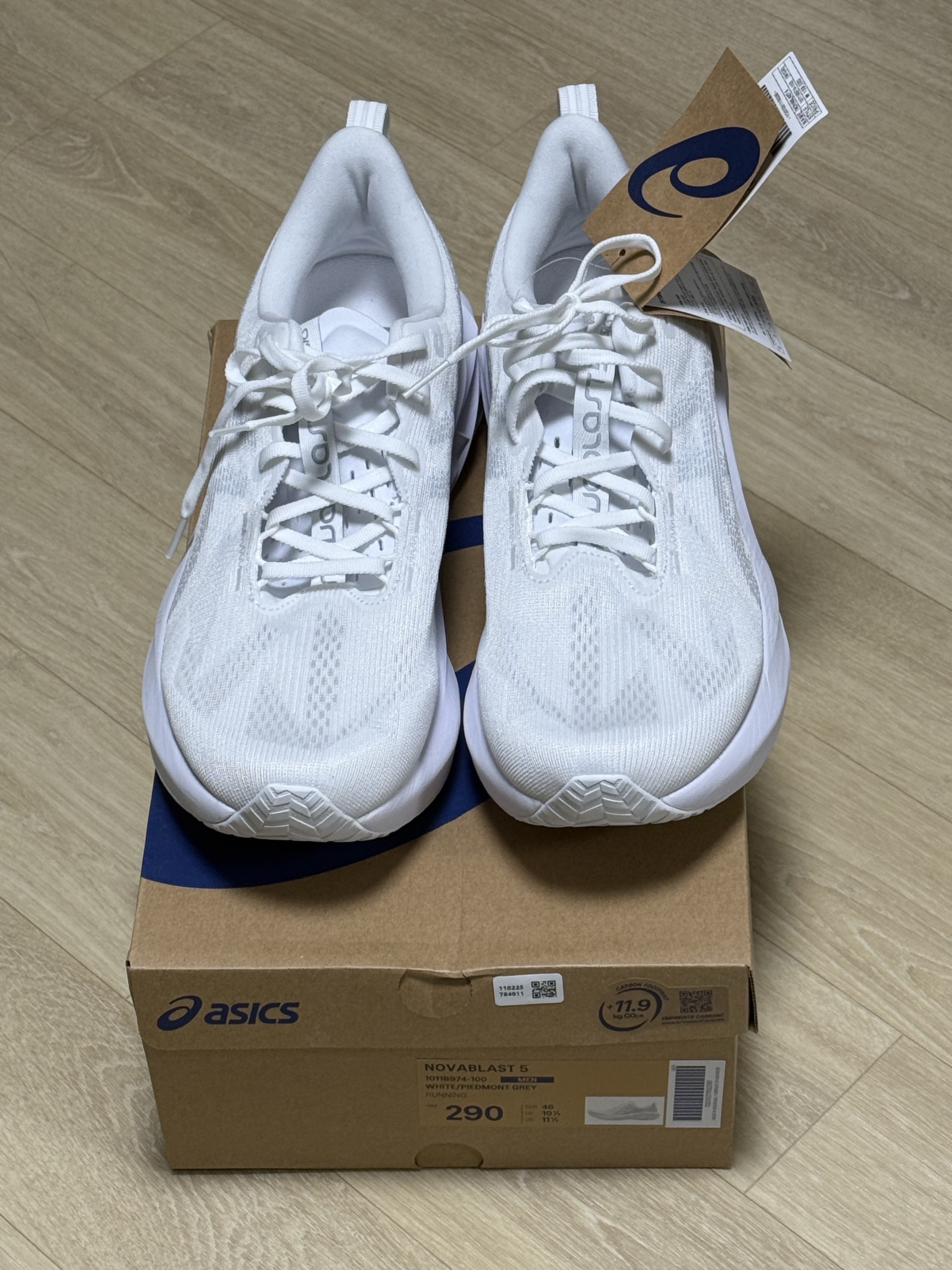 Asics Novablast 5 White Piedmont Grey 착용 스타일
