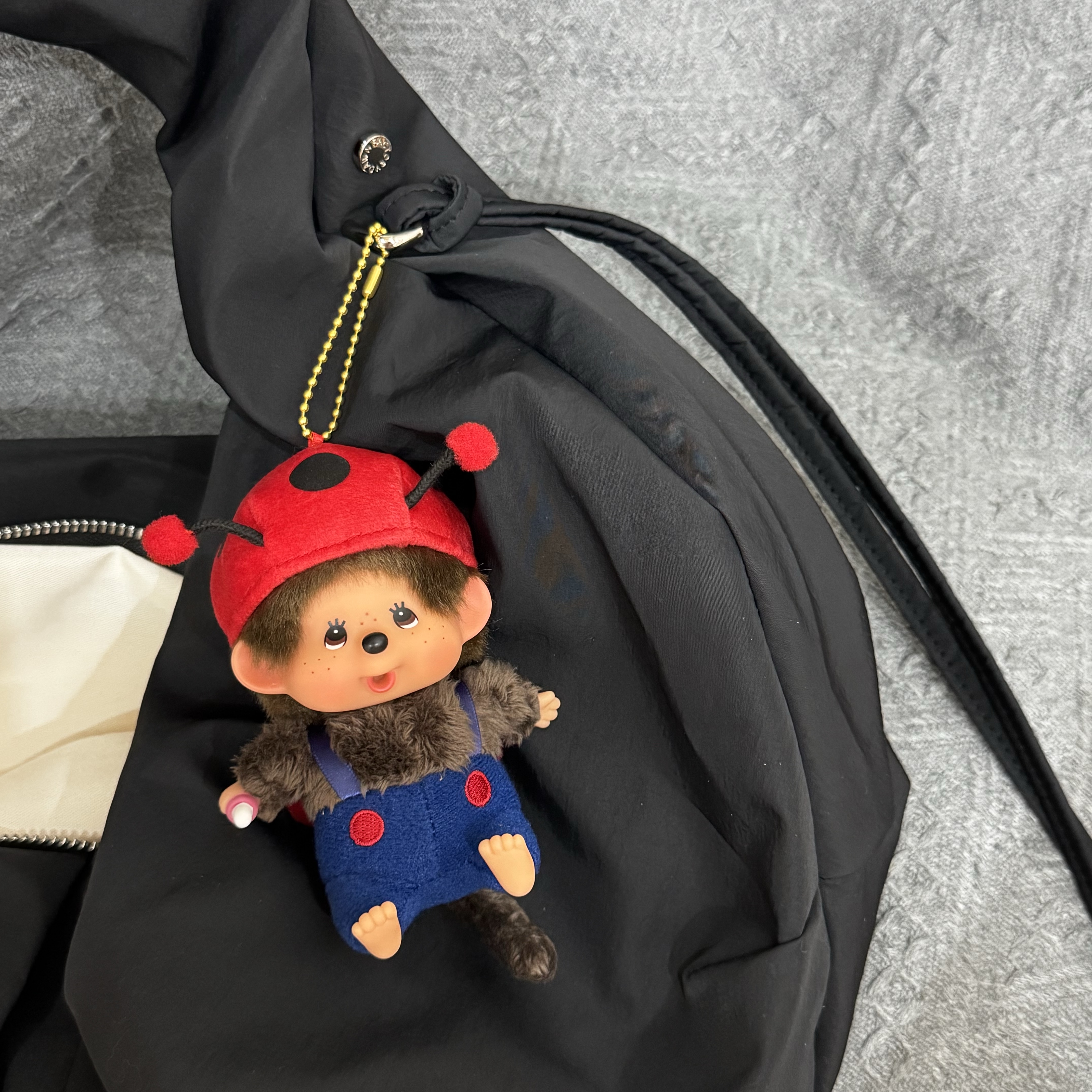 Monchhichi Bighead SS Ladybug Key Chain 착용 스타일