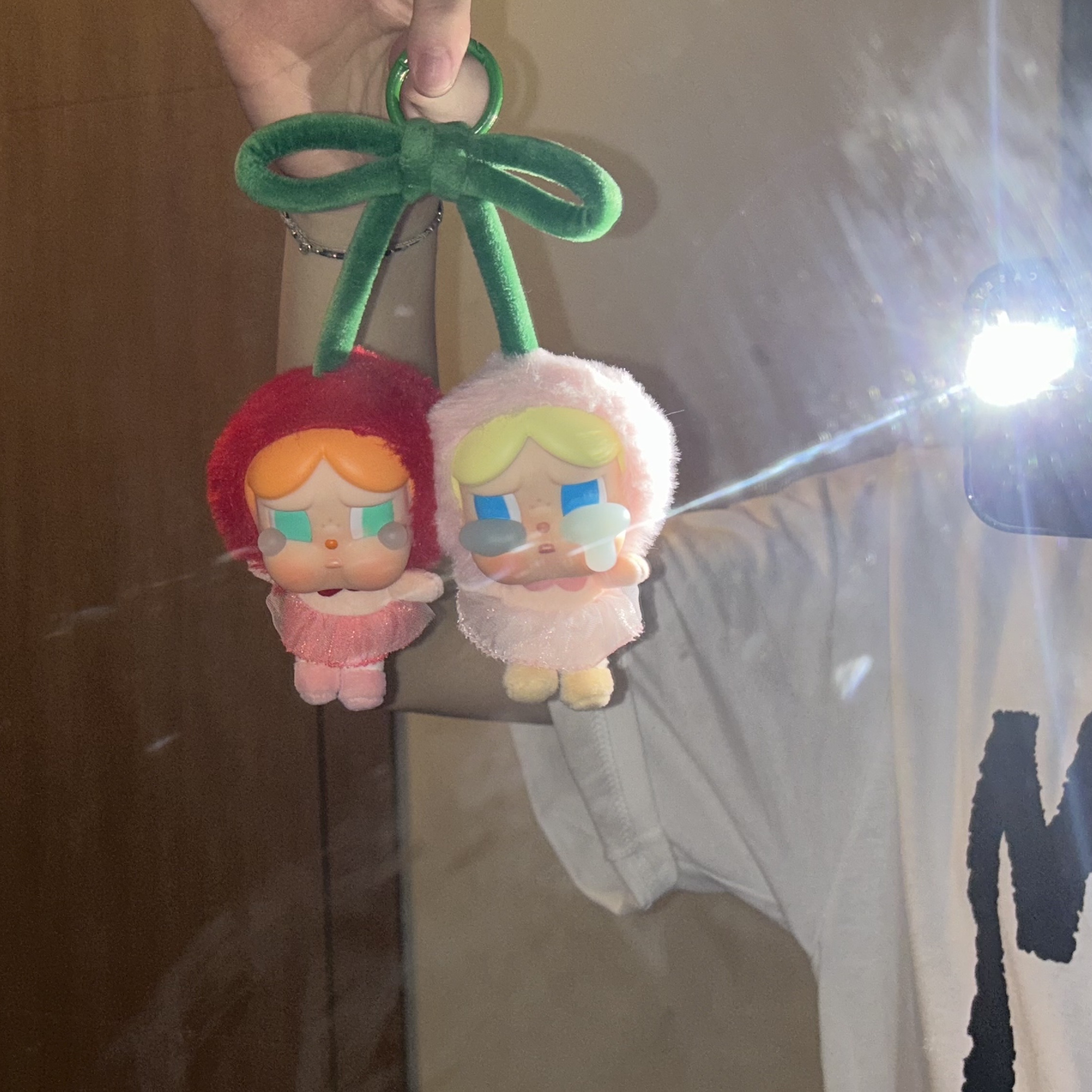 Pop Mart Crybaby Crying For Love Series Vinyl Plush, Matin Kim Logo Washed Denim Duffel Bag Sky 착용 스타일 - 2