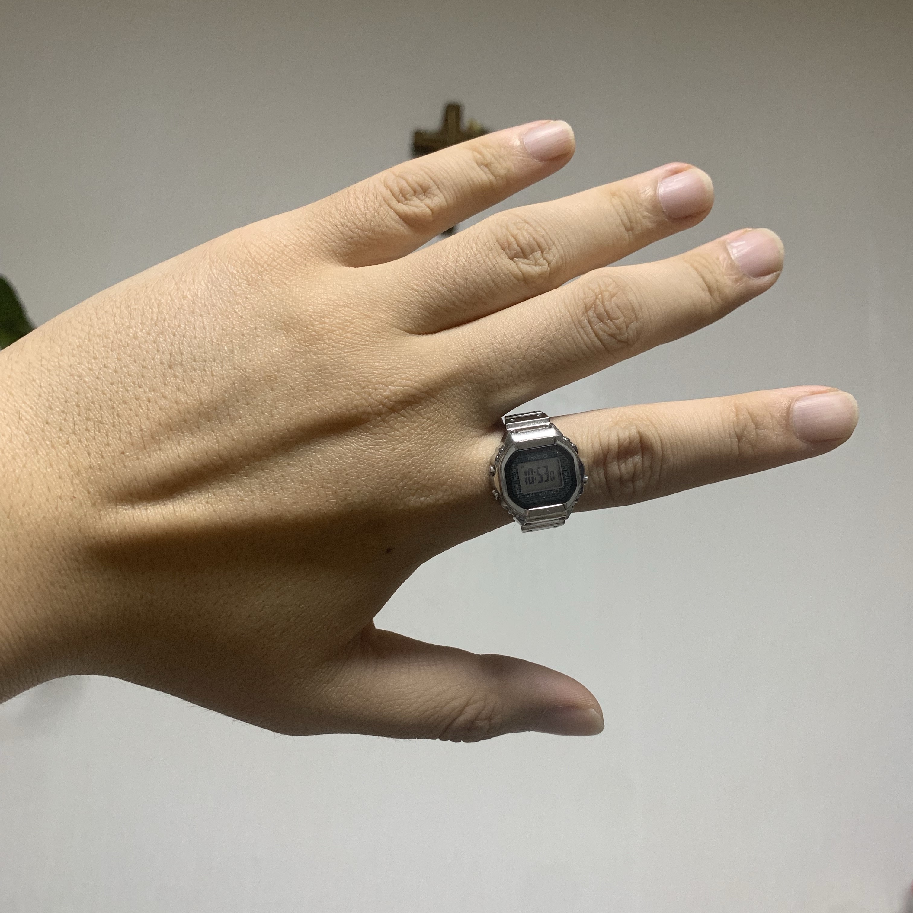 Casio 50th Anniversary Ring Watch CRW-001-1 착용 스타일 - 1