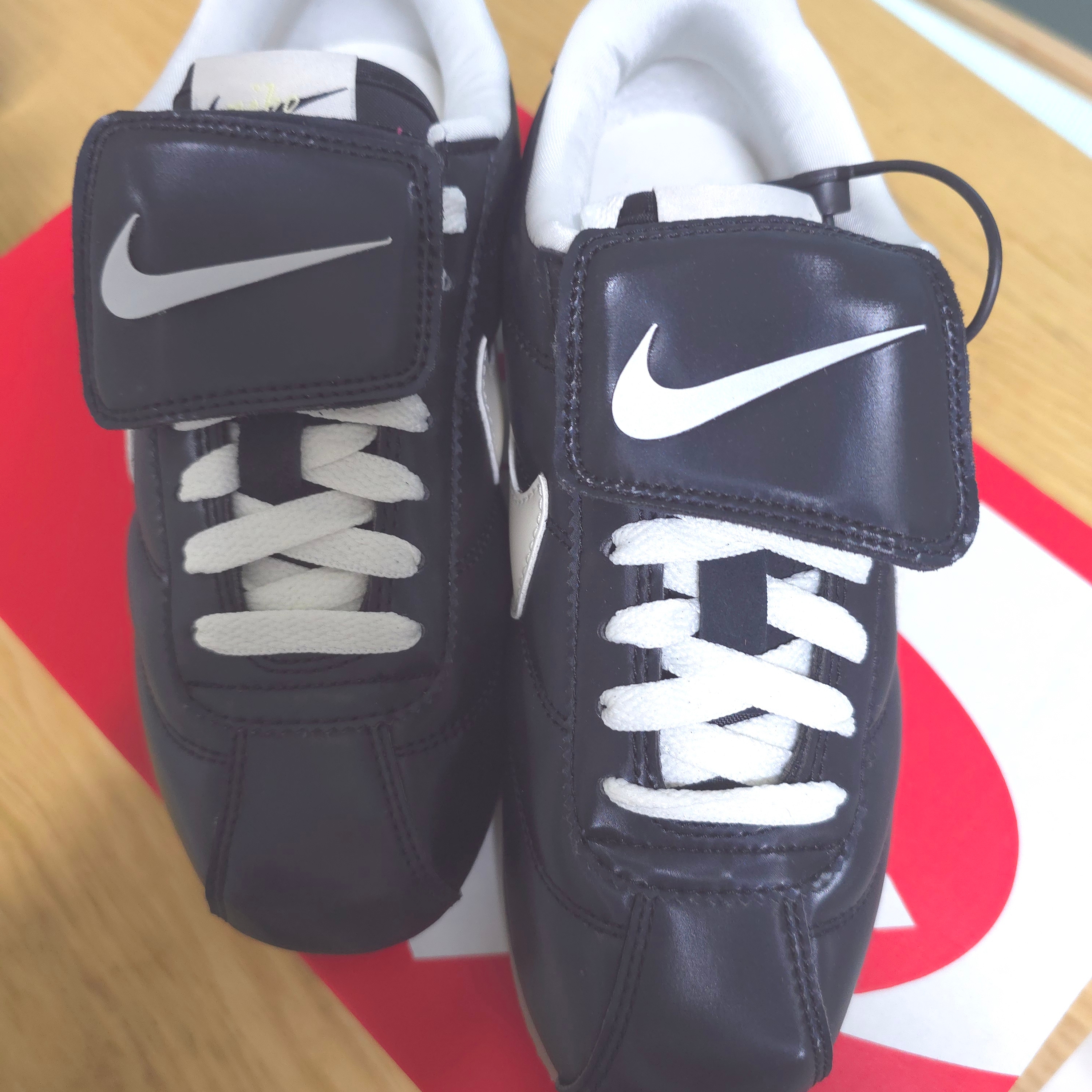 Nike Cortez SE Black Gum Brown 착용 스타일 - 2