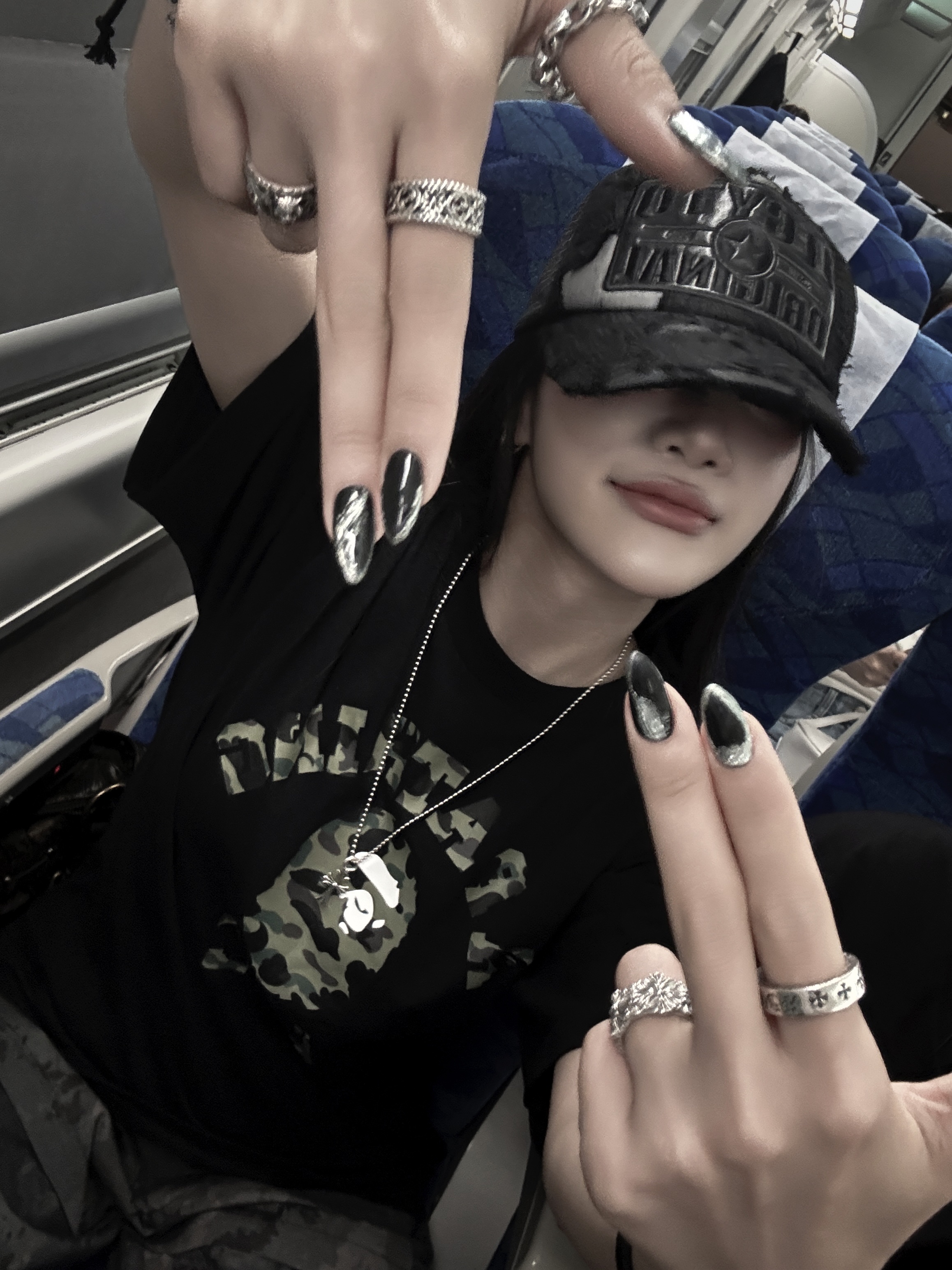 BAPE 1st Camo College T-Shirt Black Green, Gucci Interlocking G Silver Ring Silver Aged Finish 착용 스타일 - 1