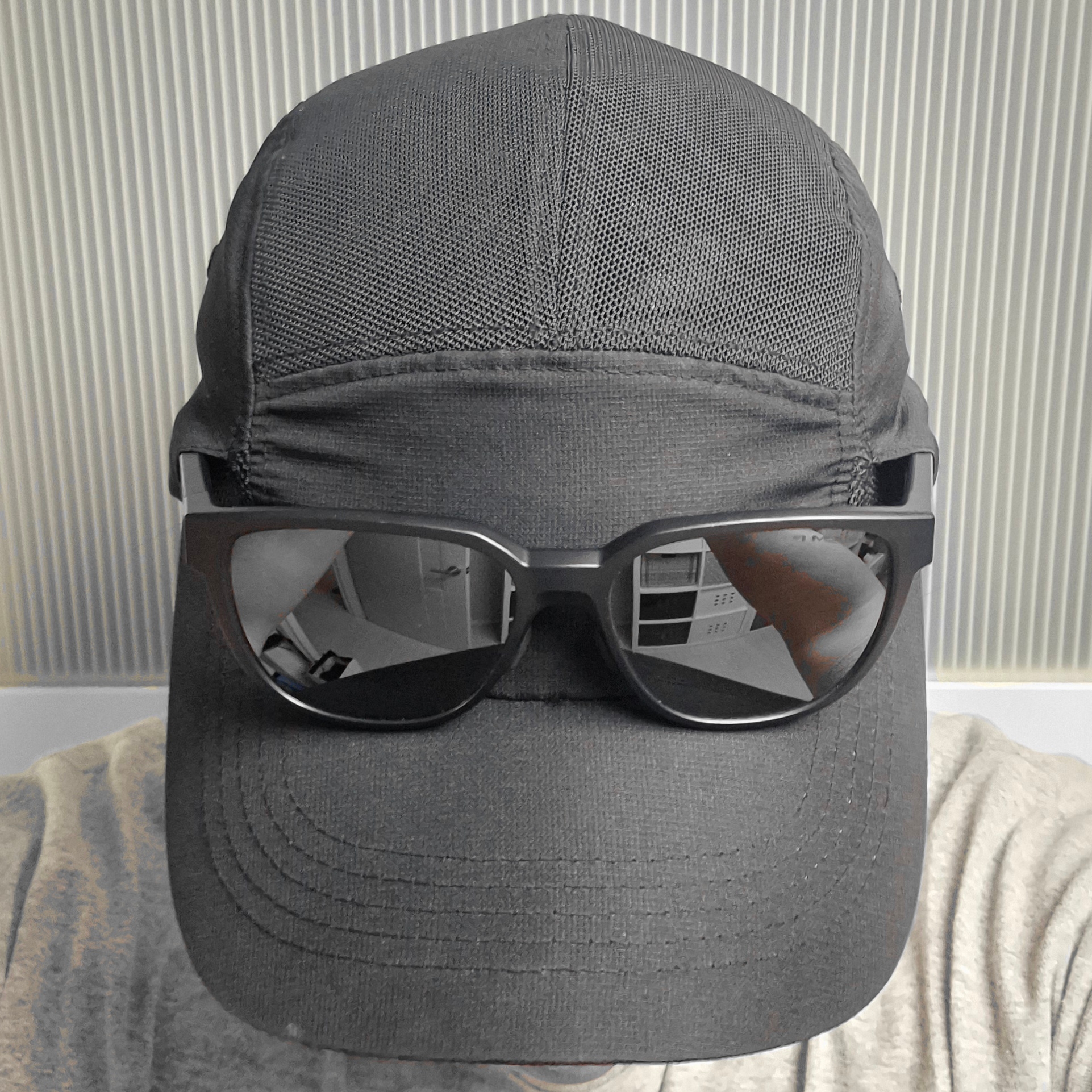 Oakley Actuator Black Tortoise Frame Prizm Ruby Lenses Low Bridge Fit, Supreme Shadow T-Shirt White - 21FW 착용 스타일 - 1