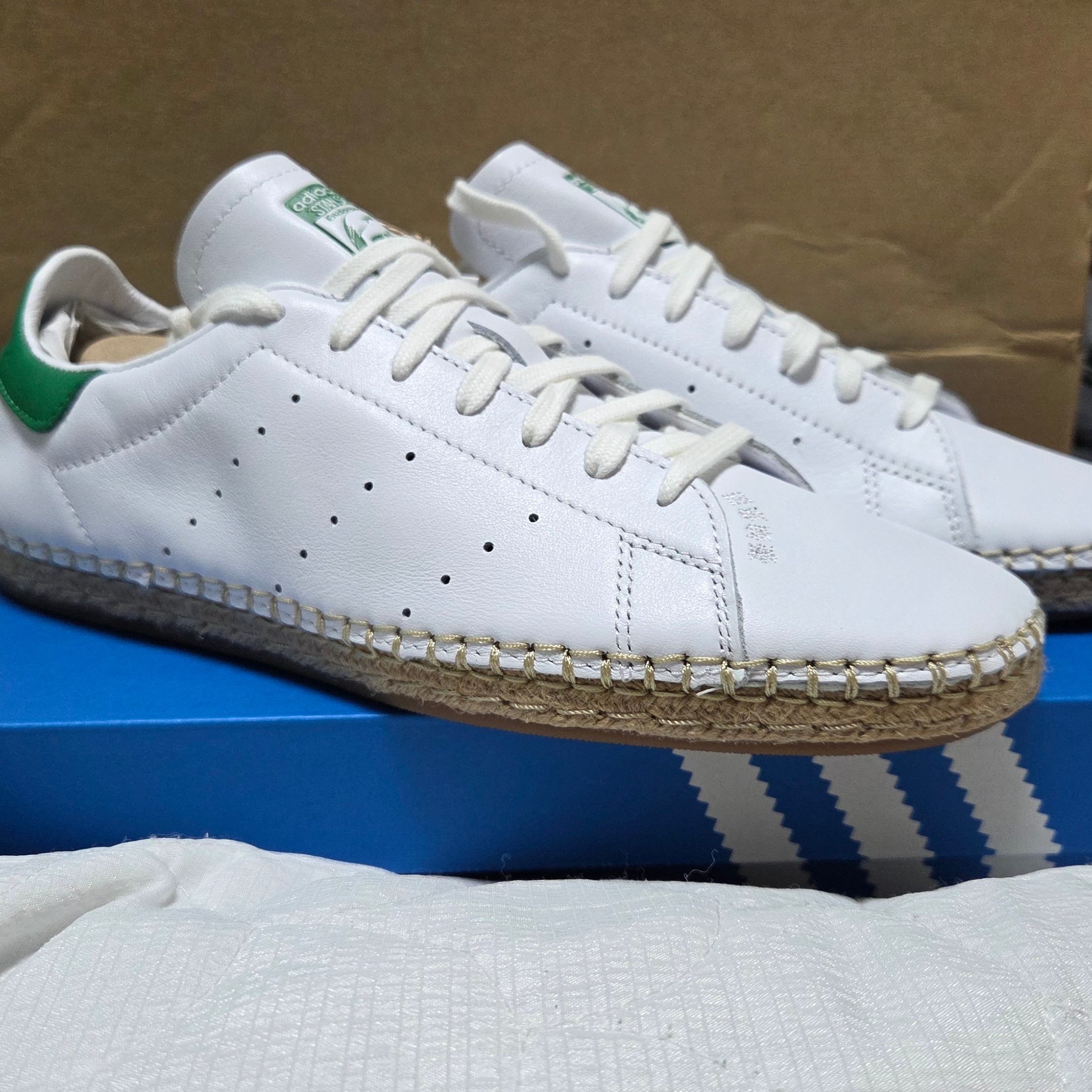 Adidas x Clot Stan Smith Cloud White Green 착용 스타일 - 2