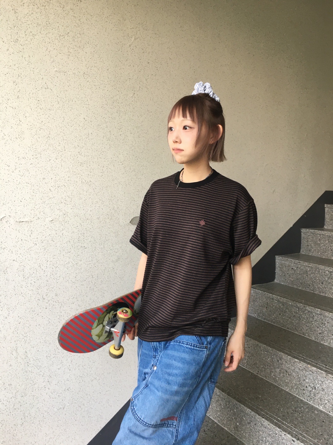 SLOW RECORD HOUSE Stripe Short Sleeve Brown 착용 스타일 - 3