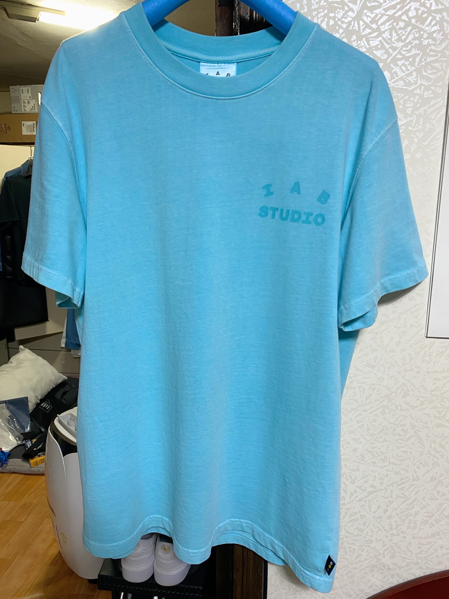 IAB Studio Pigment T-Shirt Cyan 착용 스타일