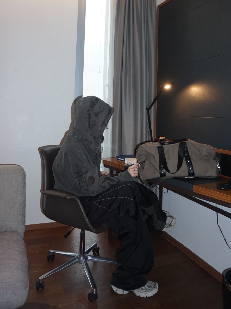 Undermycar Old Dyeing Multi Patched Zipped Hoodie Olive - 24FW, Balenciaga 3XL Sneakers Beige 착용 스타일 - 3