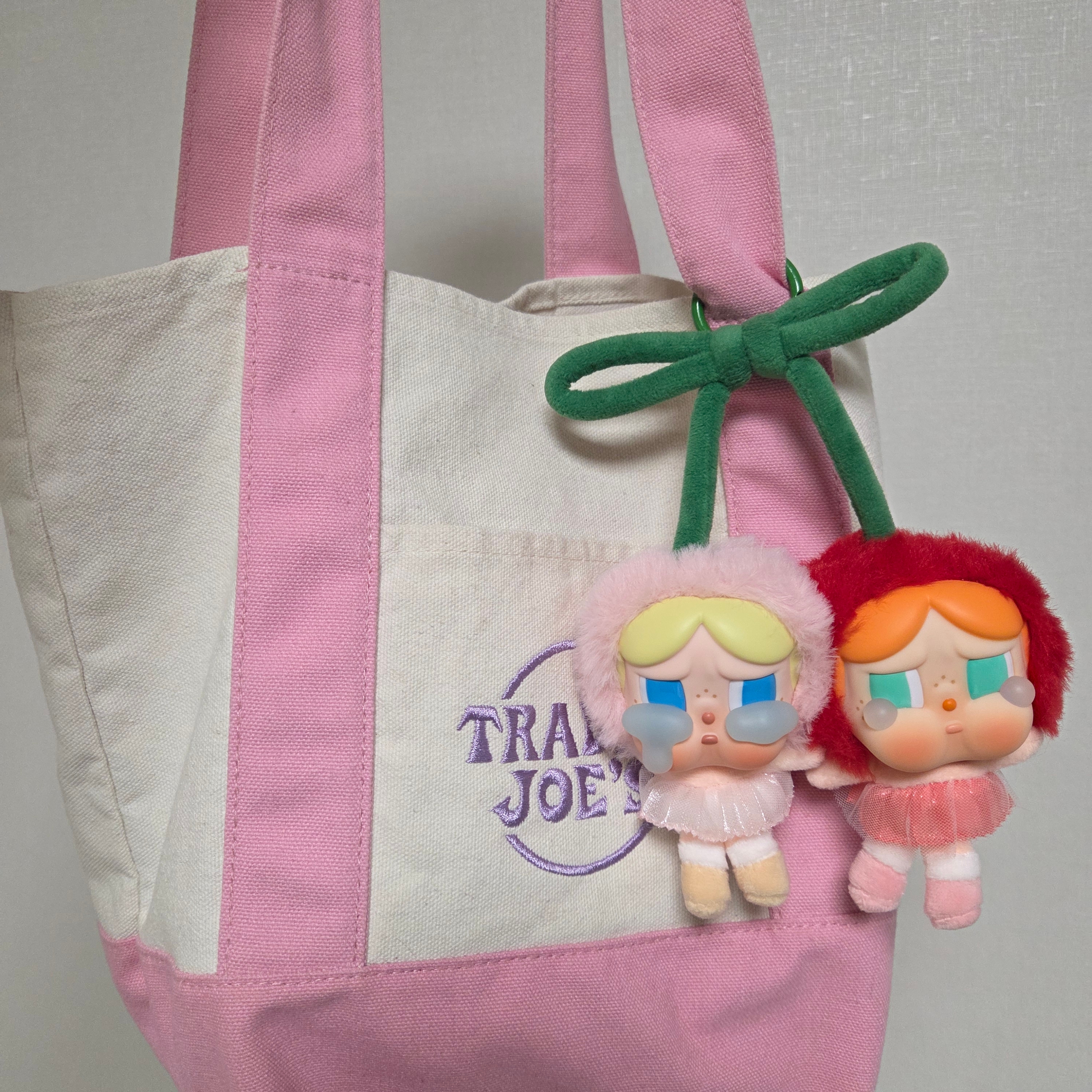 Pop Mart Crybaby Crying For Love Series Vinyl Plush 착용 스타일 - 2