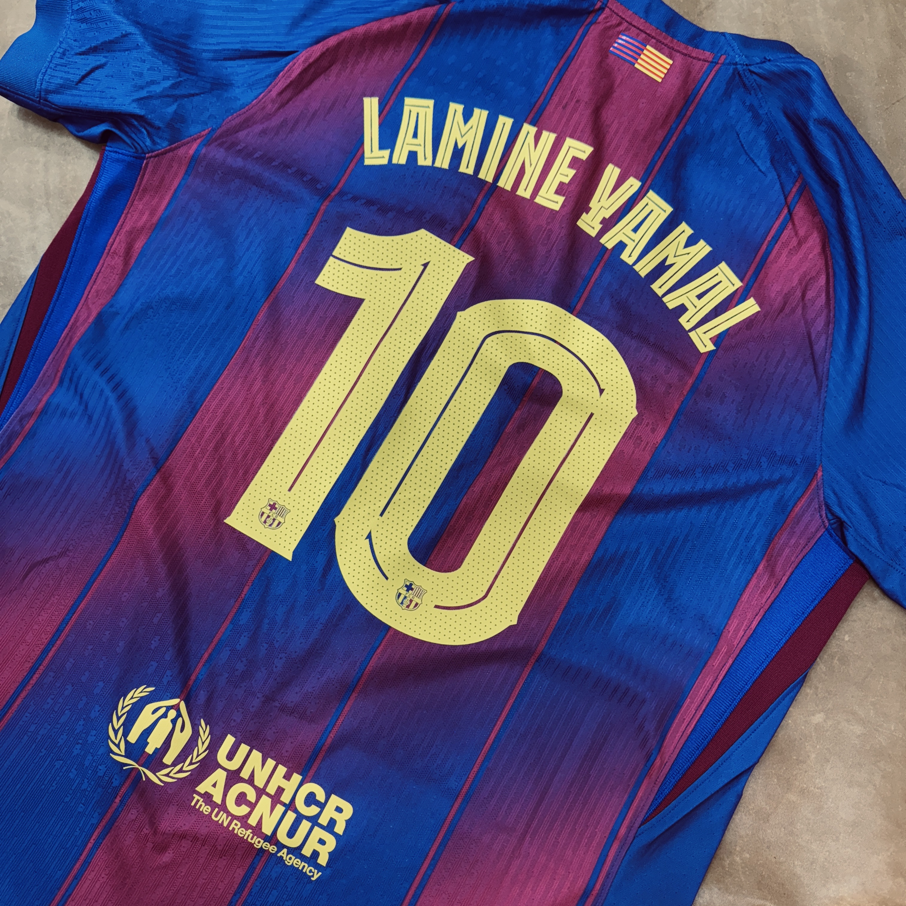 Nike FC Barcelona 2025/26 Match Home Dri-Fit ADV Soccer Authentic Jersey Deep Royal Blue Noble Red (Non Marking Ver.) 착용 스타일