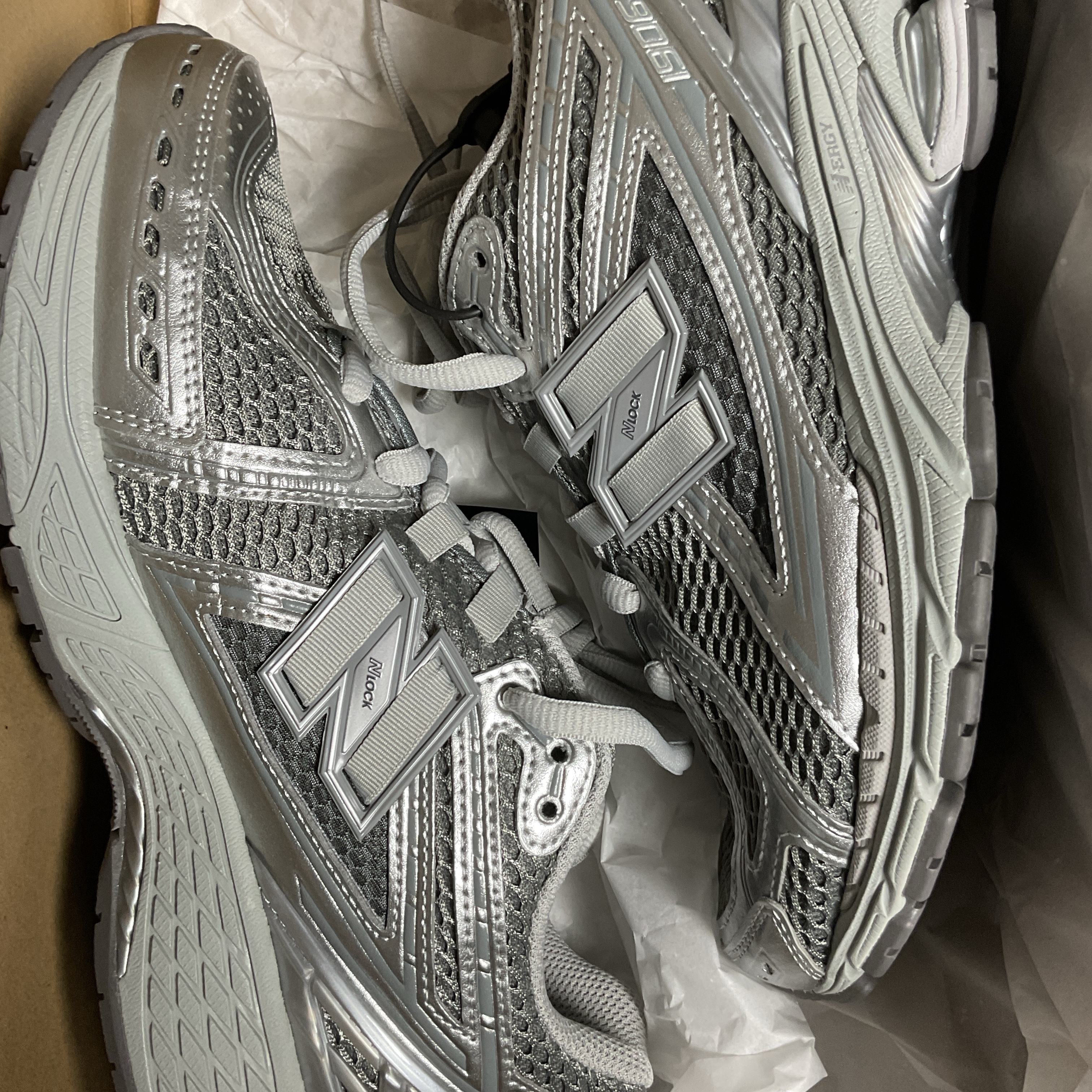 New Balance 1906R Harbor Grey Silver Metalic 착용 스타일 - 1