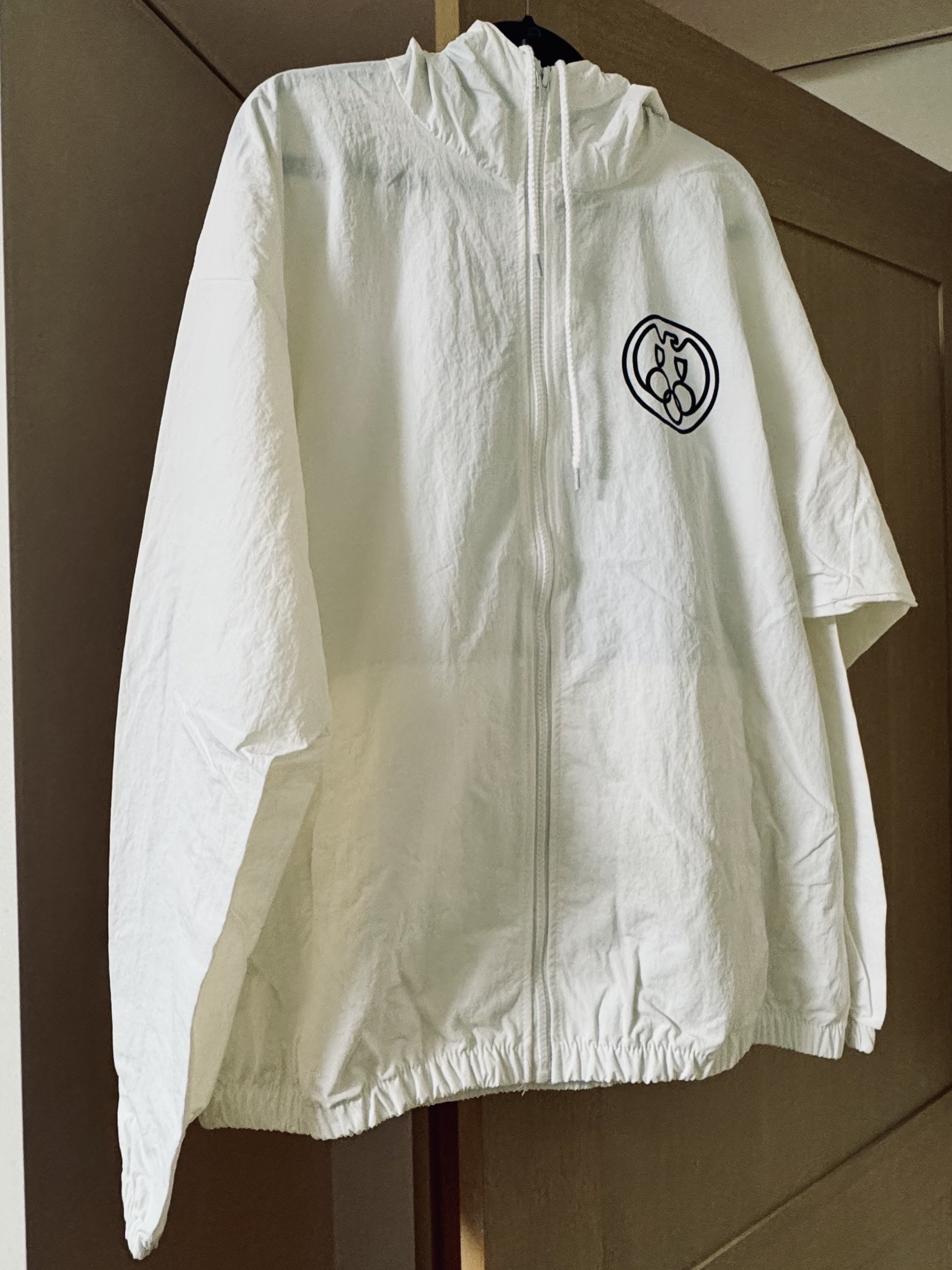 Yeezy x Gosha Rubchinskiy Vulture WB-01 Jacket White 착용 스타일 - 2