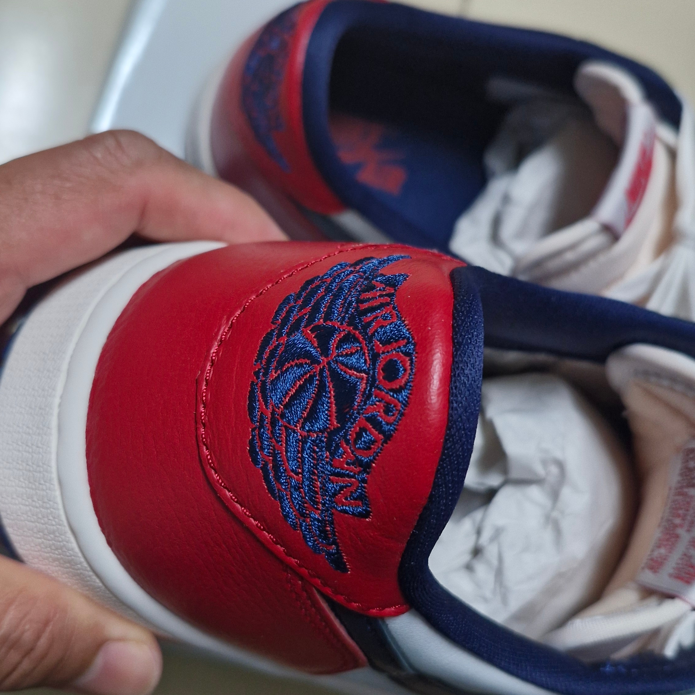 Jordan 1 Retro Low OG Gym Red and Midnight Navy 착용 스타일 - 3