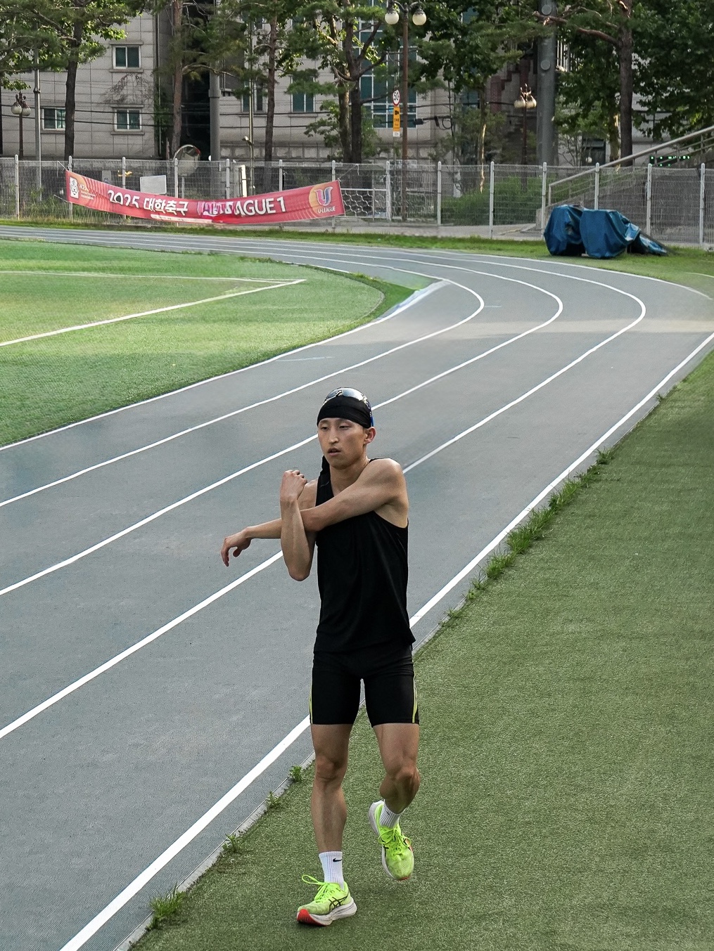 Asics Graphic Short Tights Black, Nike Air Zoom Rival Sail Fierce Pink 착용 스타일 - 6