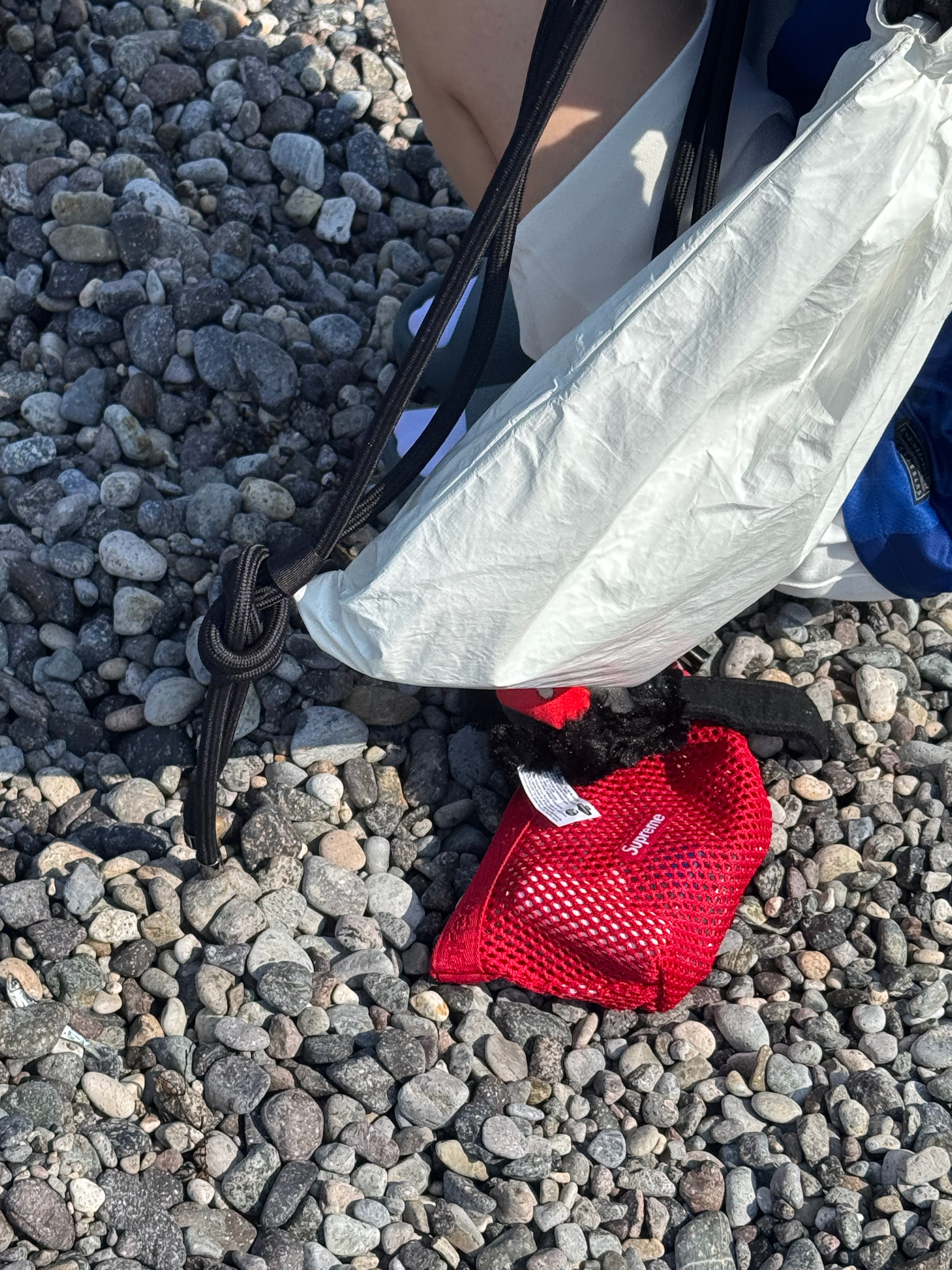 Supreme Mesh Mini Pouch Red - 25SS, Chrome Hearts CH Hollywood Trucker Hat Black White 착용 스타일 - 5