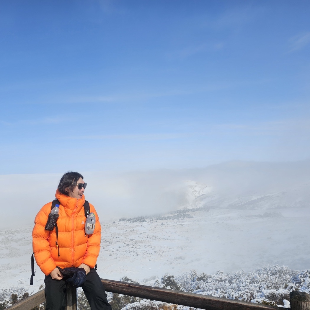 Nike ACG Therma-Fit ADV Lunar Lake Puffer Jacket Safety Orange - Asia 착용 스타일