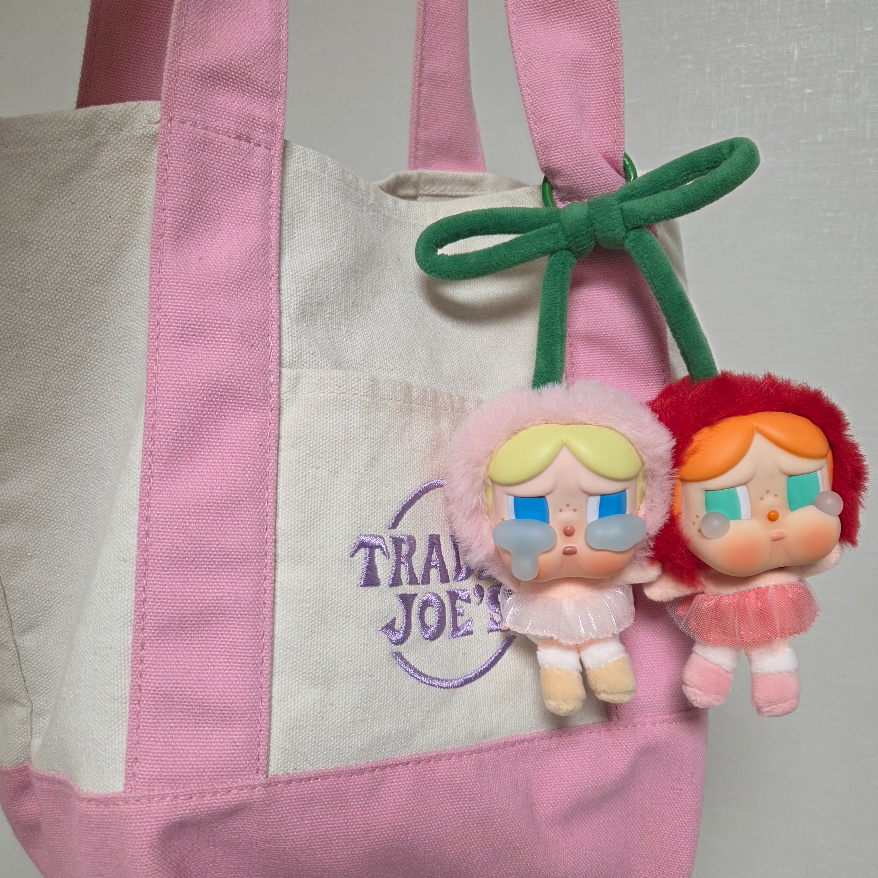 Pop Mart Crybaby Crying For Love Series Vinyl Plush 착용 스타일 - 3