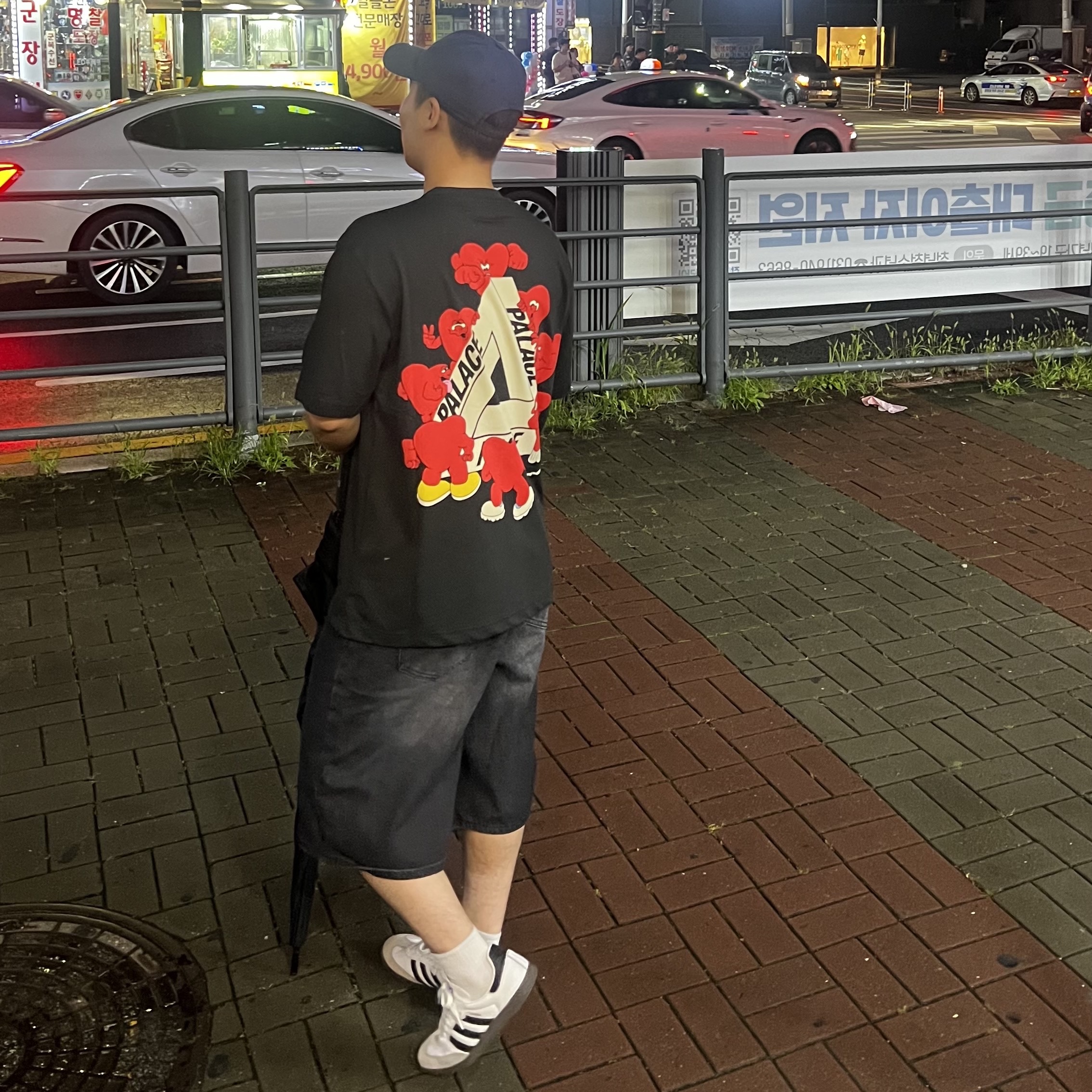 Palace Tri-Hearts T-Shirt Black - 24SS, Adidas Samba OG Cloud White 착용 스타일