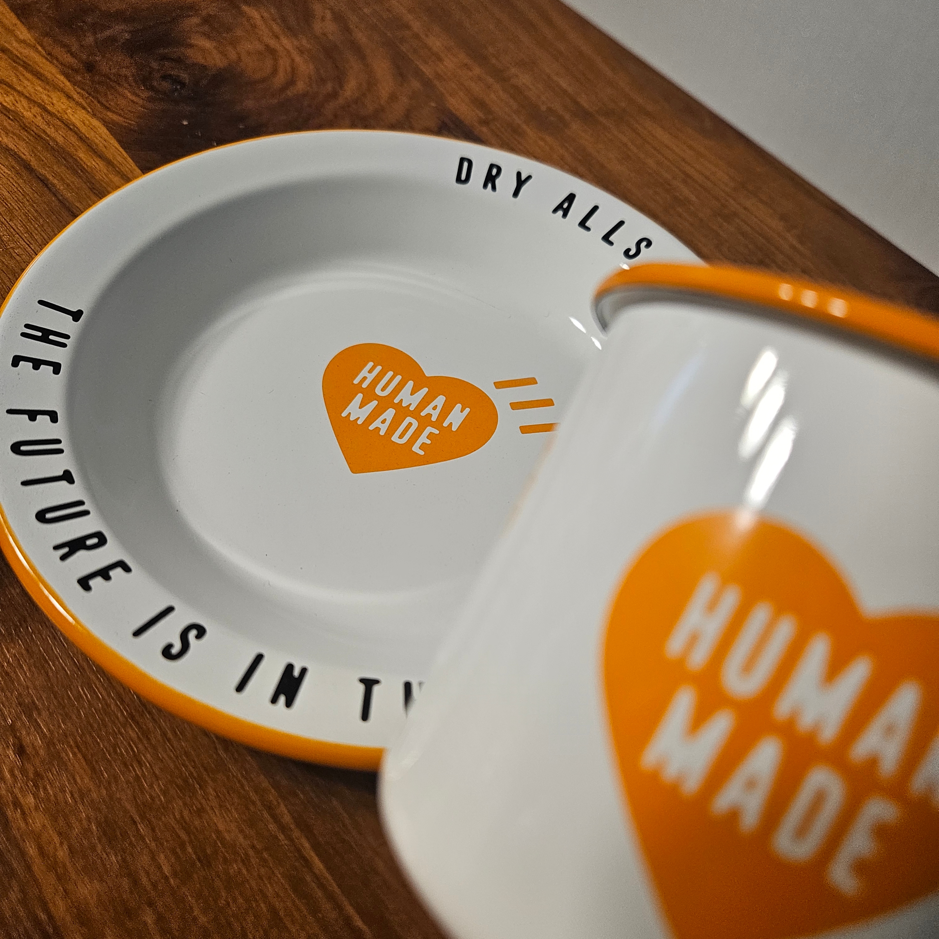 Human Made Enamel Plate 180mm Orange, Human Made Enamel Mug 270ml Orange 착용 스타일 - 2