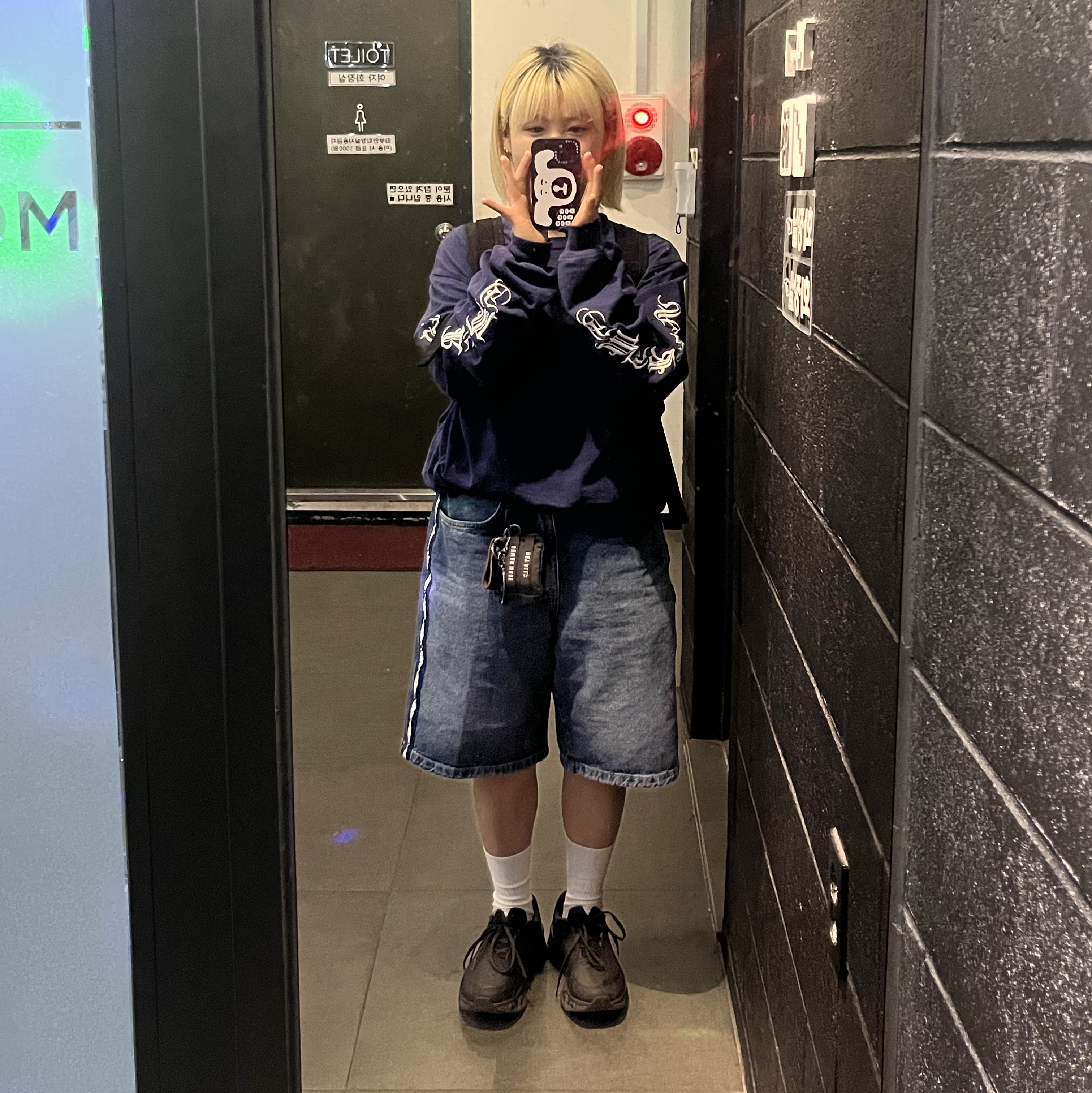 (W) On Running x Post Archive Faction (Paf) Cloudmonster 2 Thorn Brown, Supreme Old English L/S Top Navy - 24FW 착용 스타일