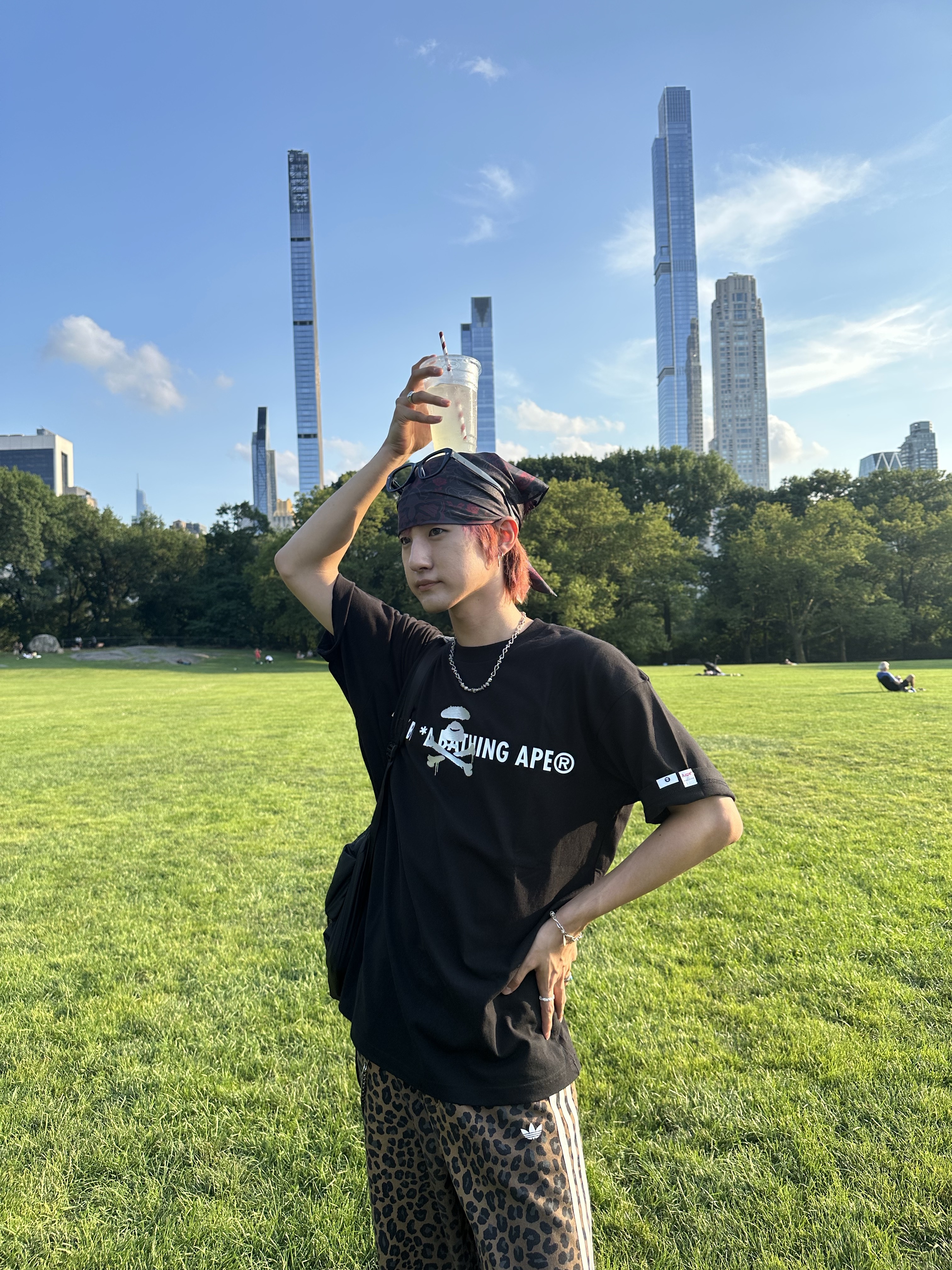 (W) Nike Shox R4 White Metallic Silver 착용 스타일 - 2