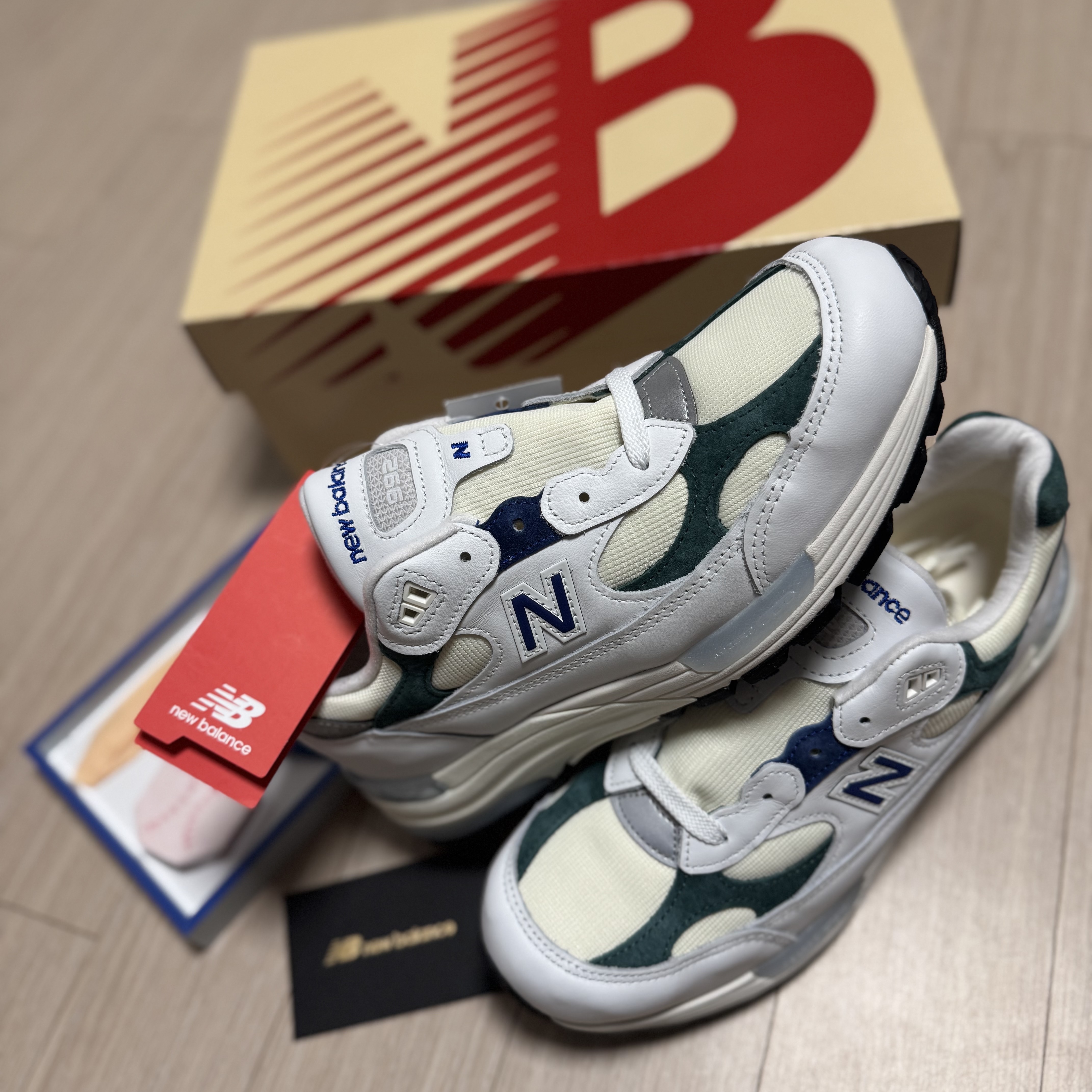 New Balance 992 Made in USA Marsh Green 착용 스타일 - 6