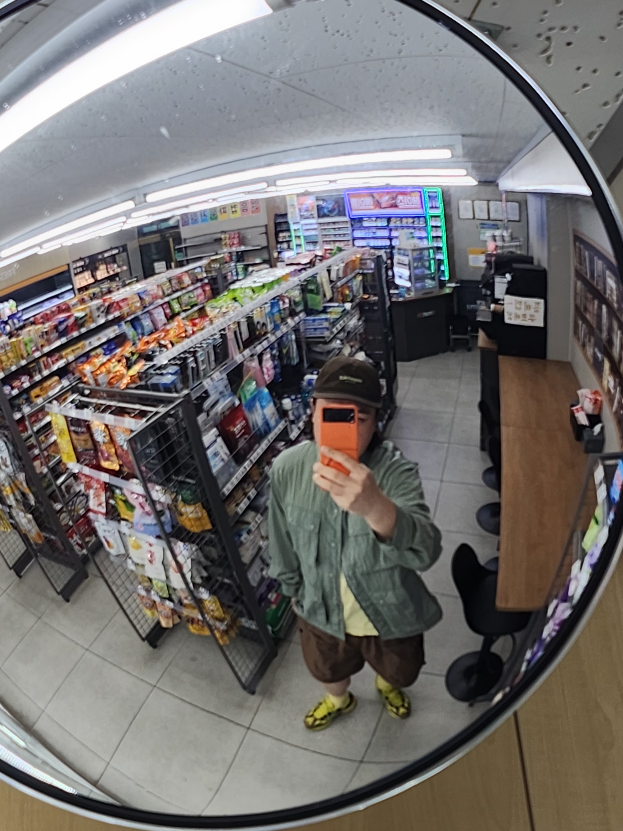 Essentials x New Era Retro Crown Strapback Brown, Asics HS4-S Gel-Sonoma 15-50 Gore-Tex Green Sheen Epsom 착용 스타일 - 3