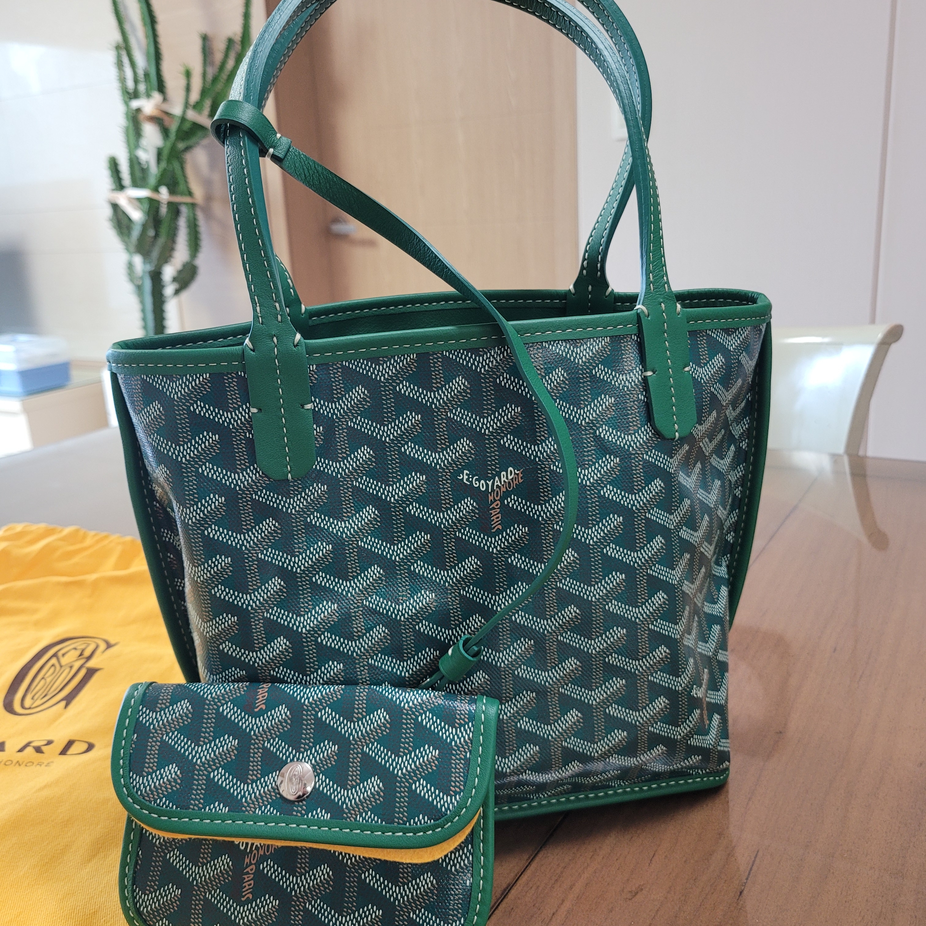 Goyard Anjou Mini Bag Green 착용 스타일 - 4
