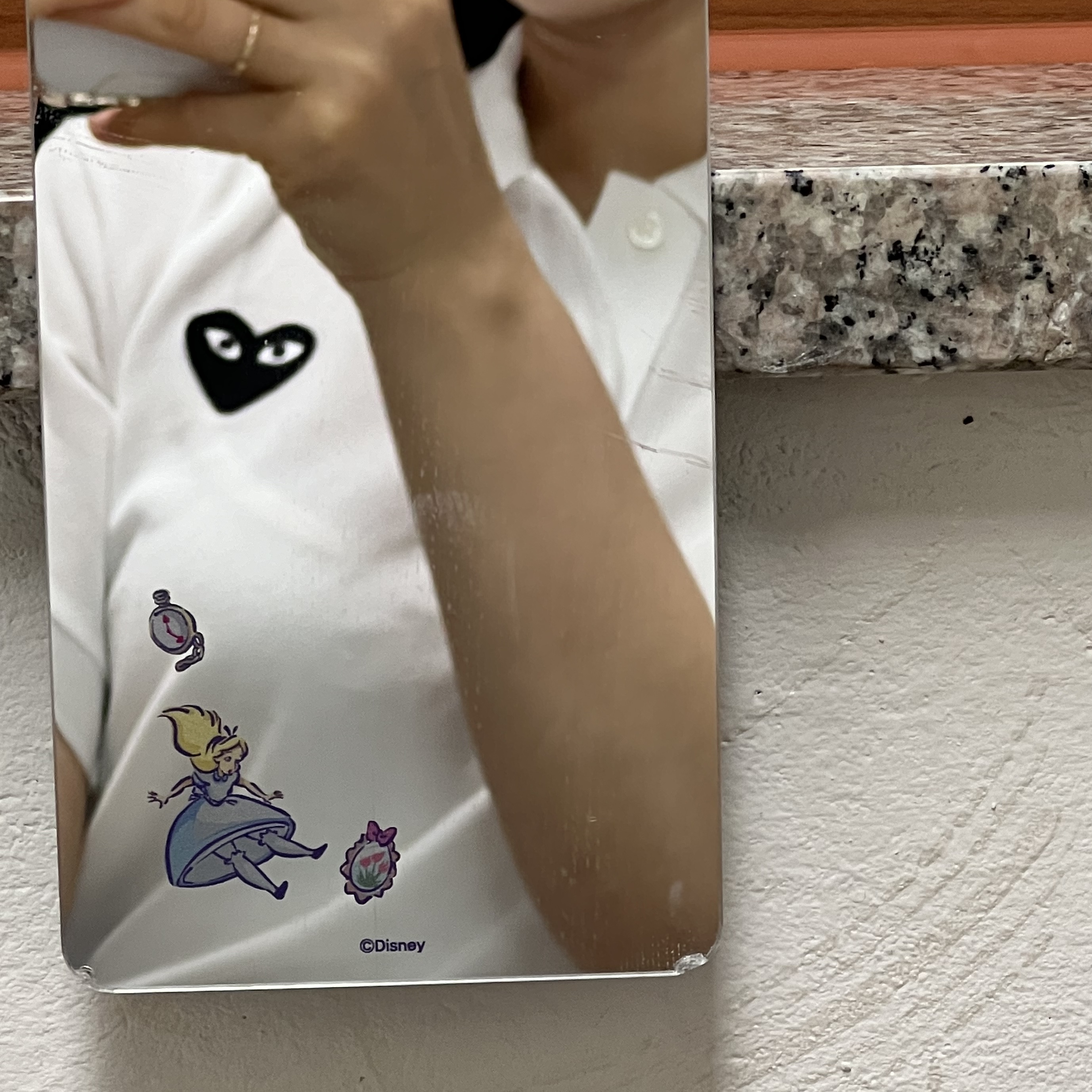 Play Comme des Garcons Black Heart Polo Shirt White 착용 스타일